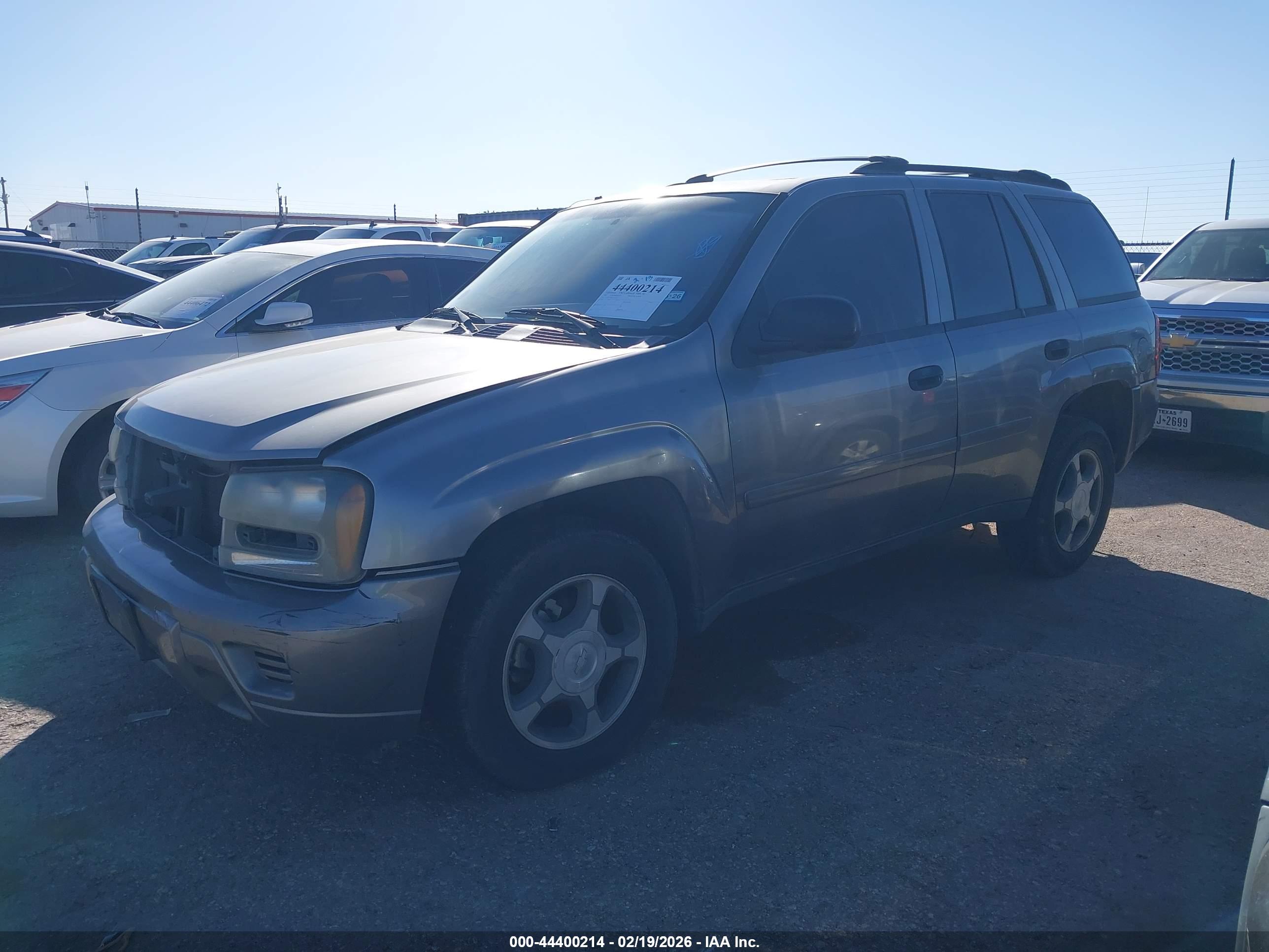 CHEVROLET TRAILBLAZER image 2