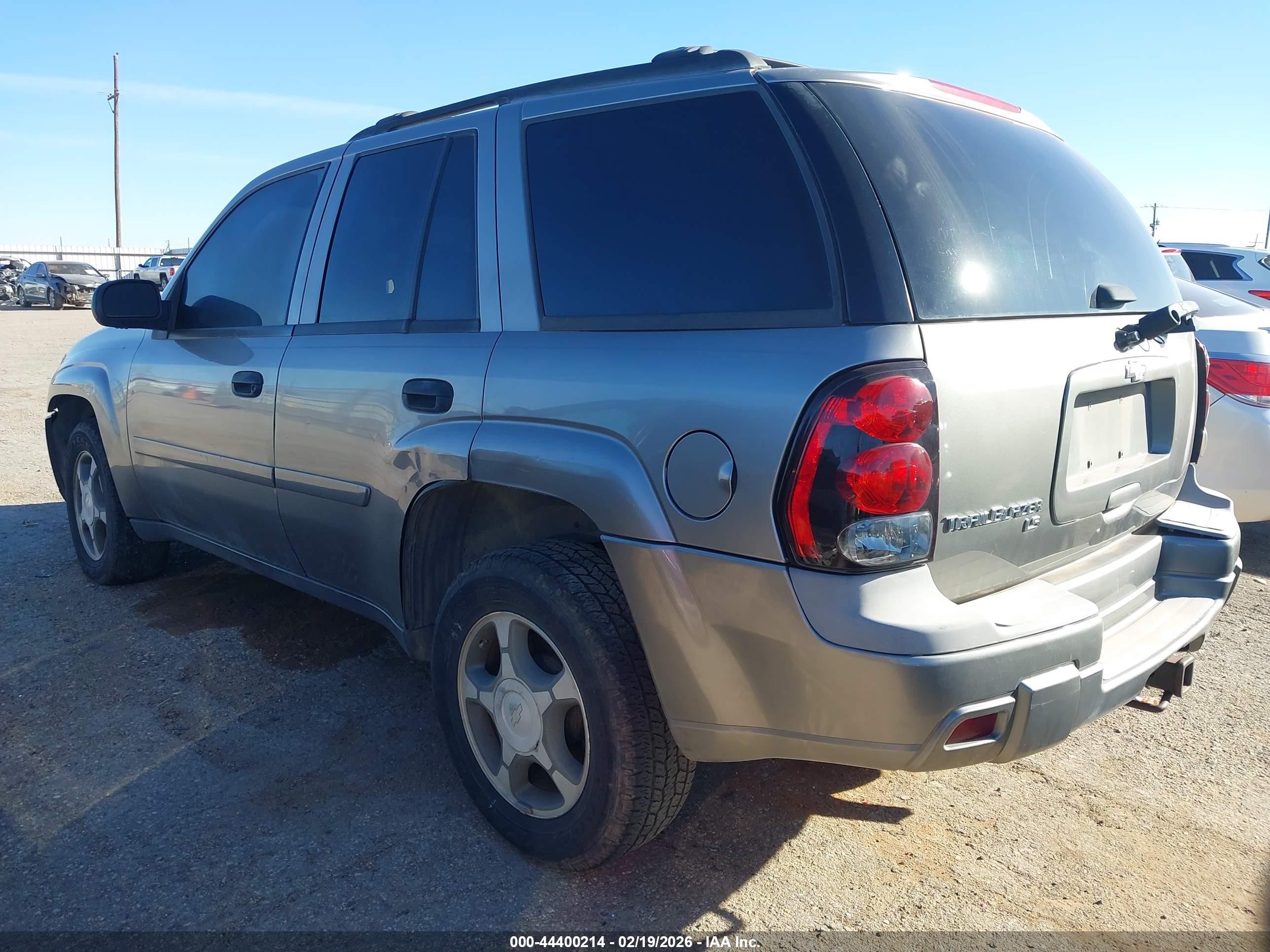 CHEVROLET TRAILBLAZER image 3