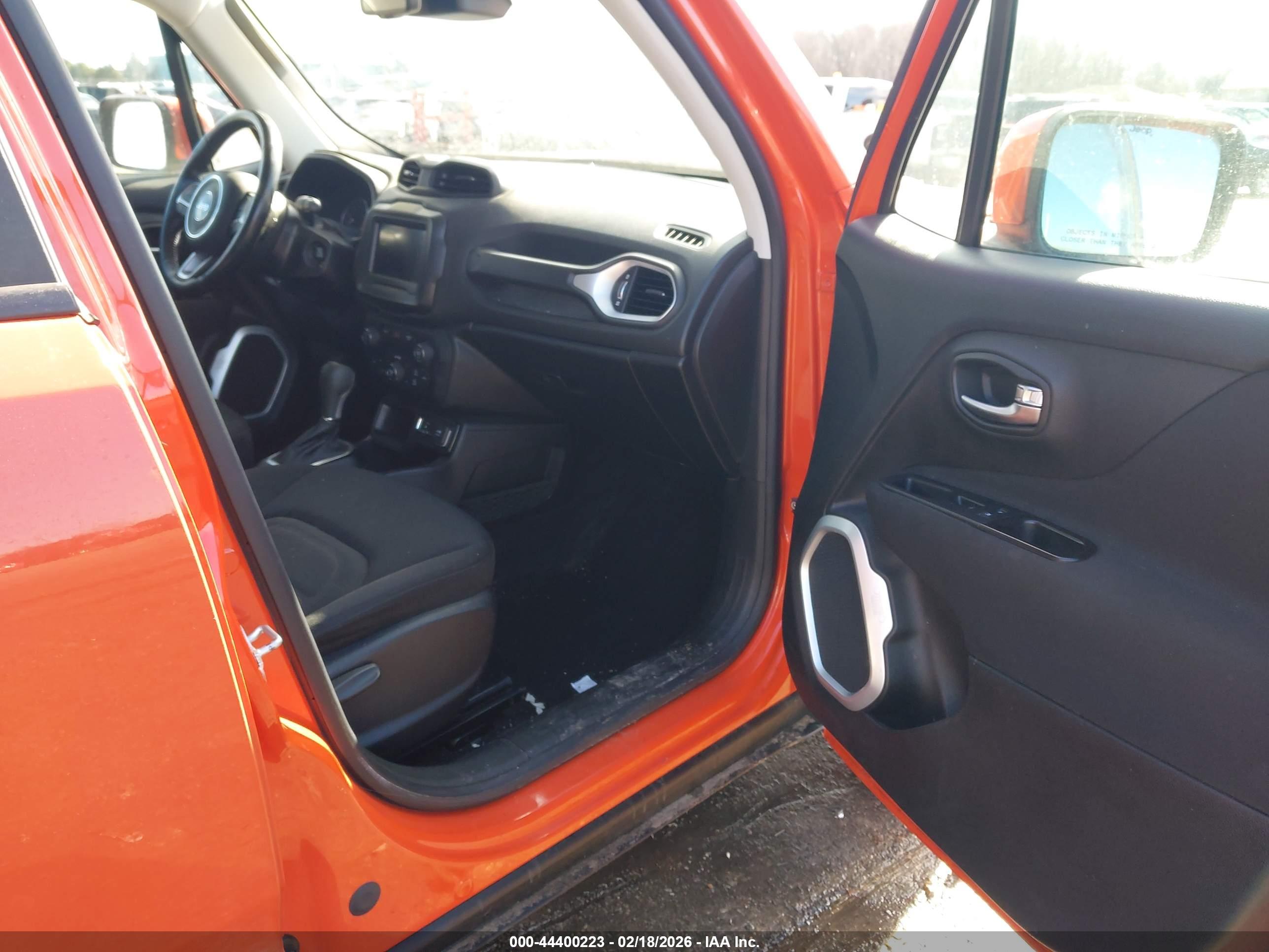 JEEP RENEGADE image 5
