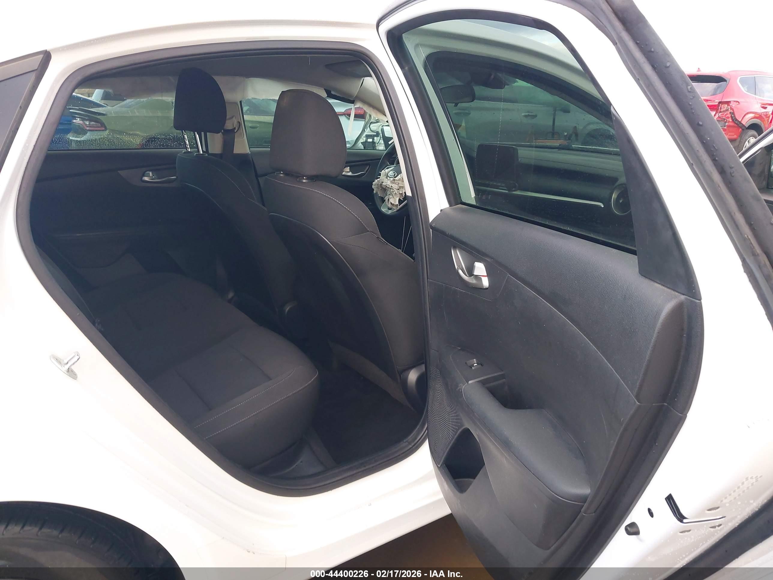 KIA FORTE image 8