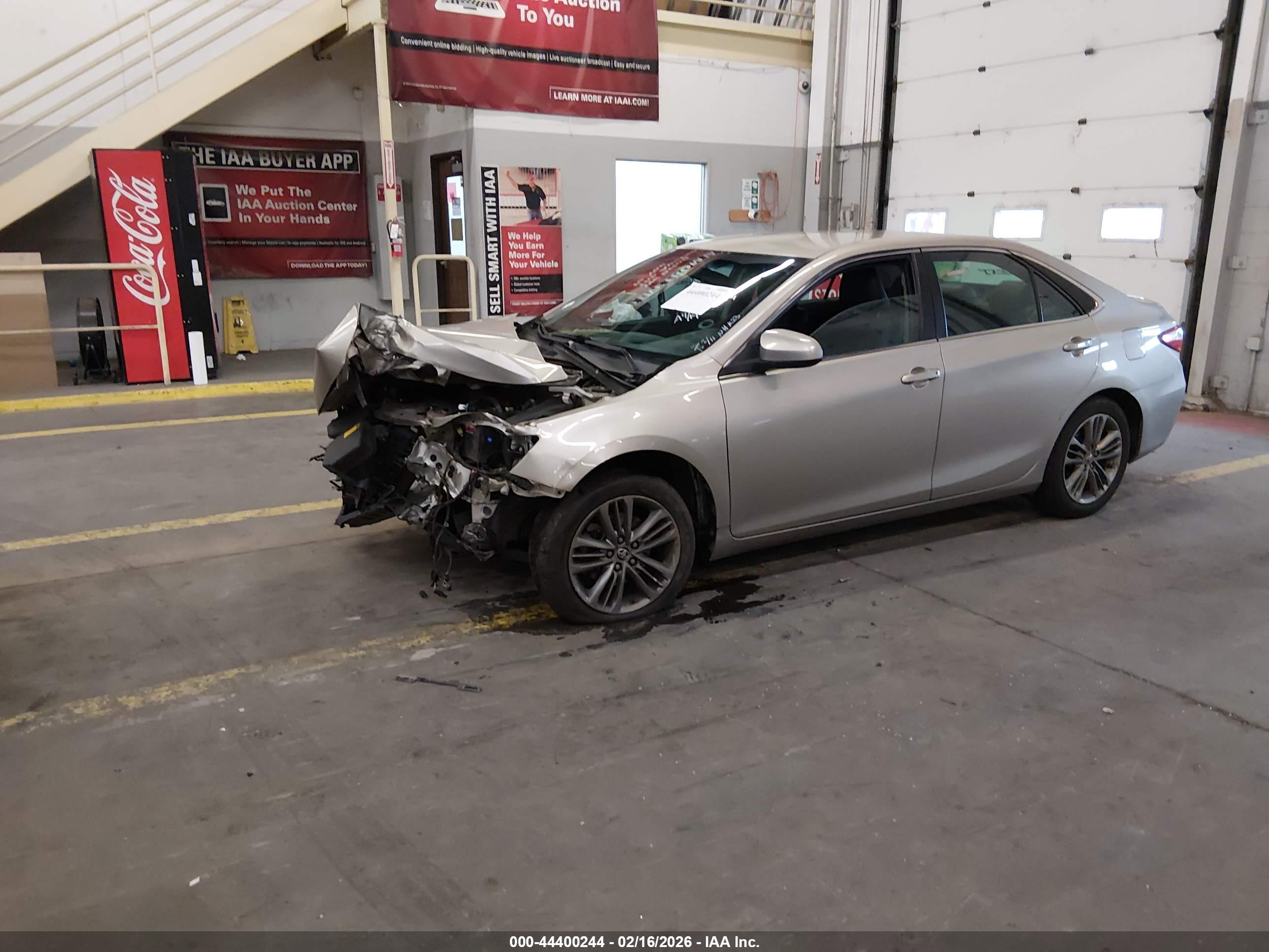 TOYOTA CAMRY image 2