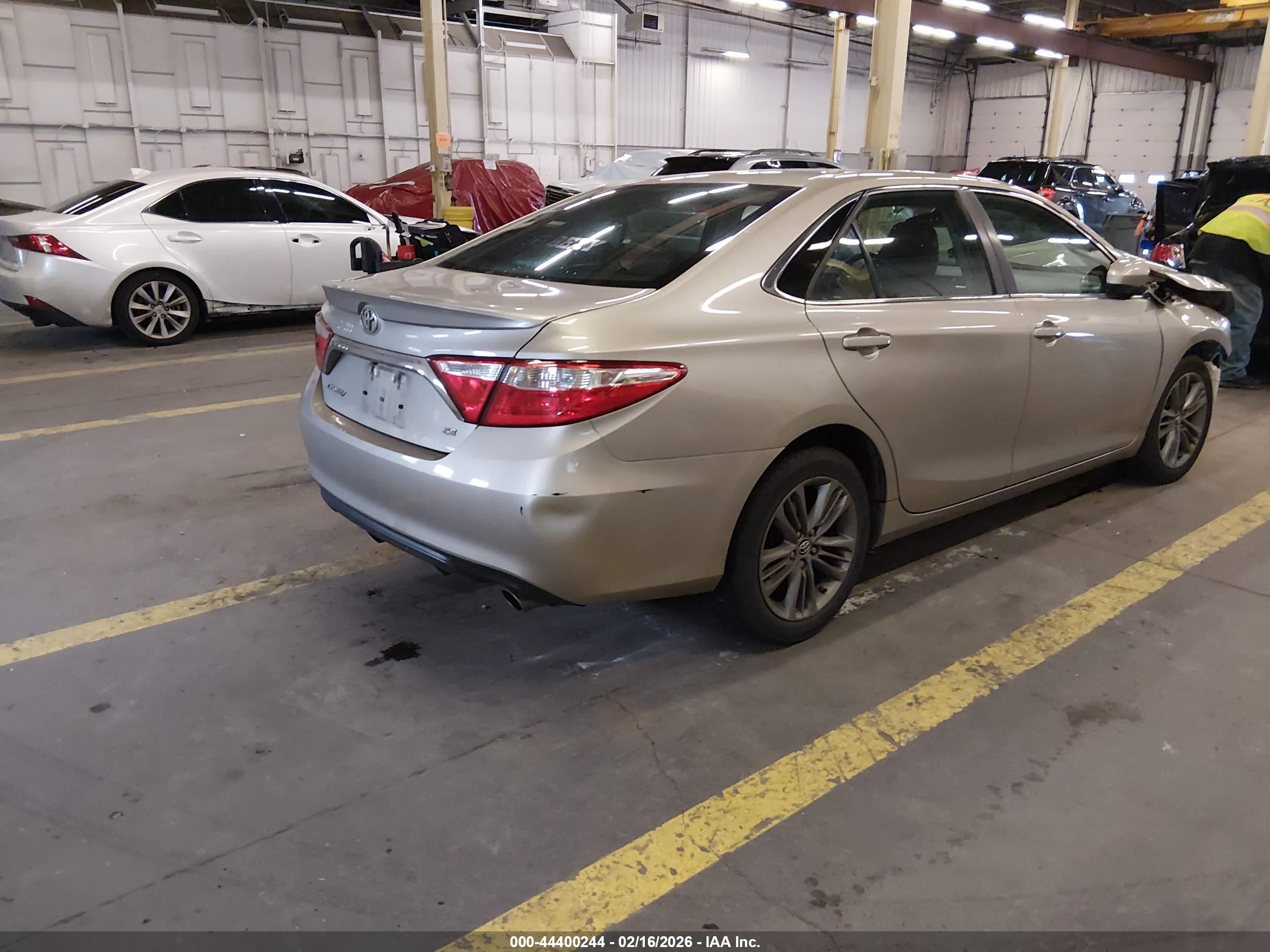 TOYOTA CAMRY image 4