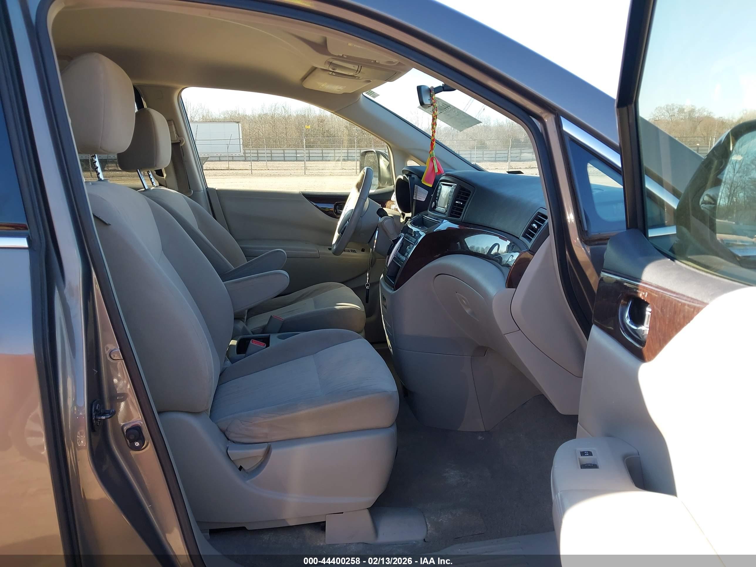 NISSAN QUEST image 5