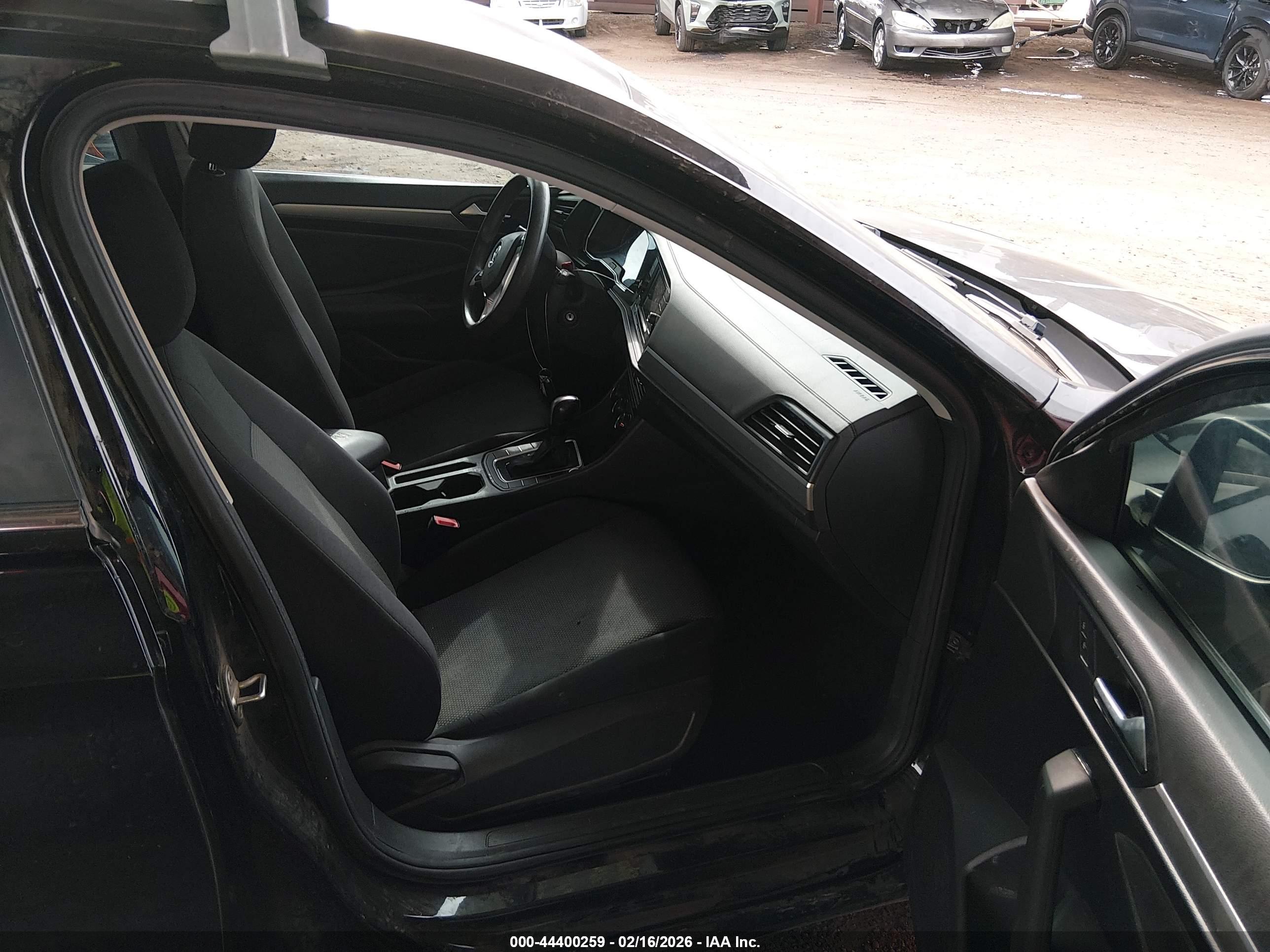 VOLKSWAGEN JETTA image 5