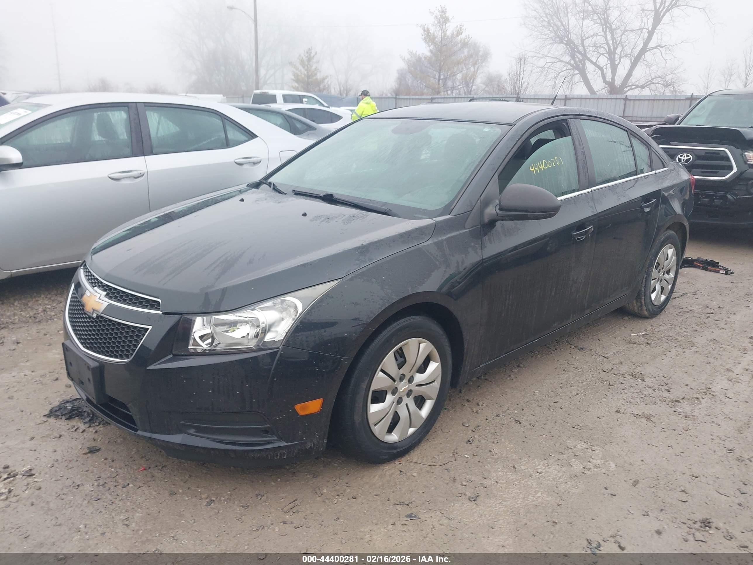 CHEVROLET CRUZE image 2
