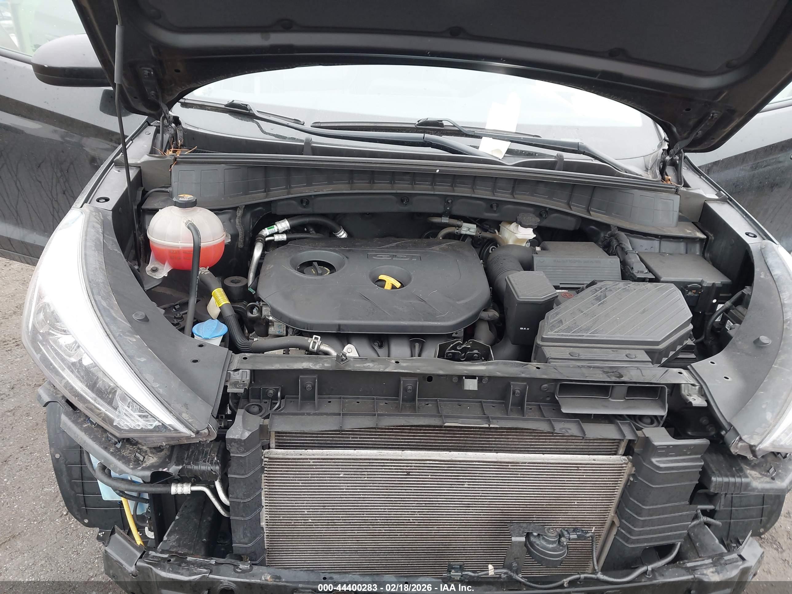 HYUNDAI TUCSON image 10
