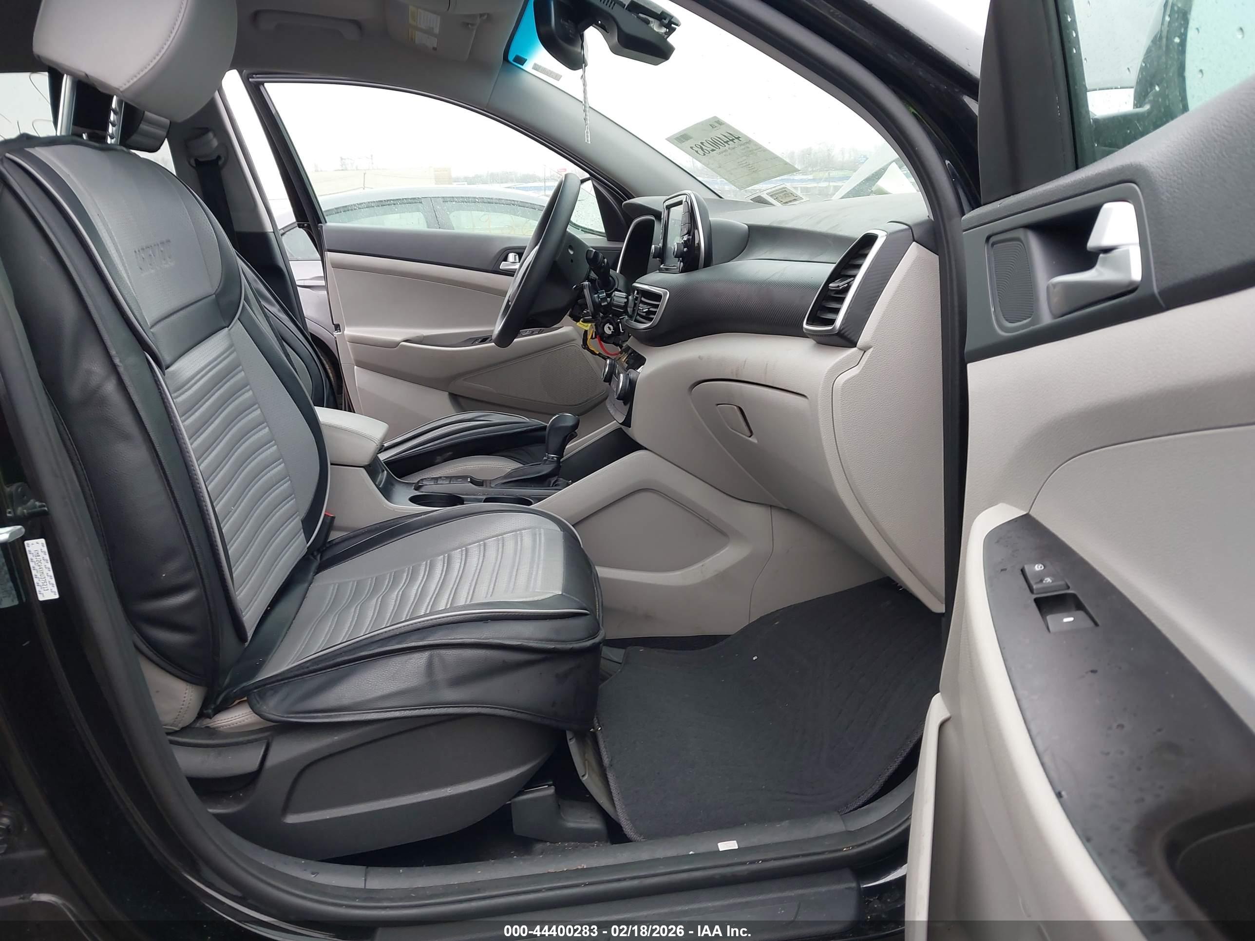 HYUNDAI TUCSON image 5