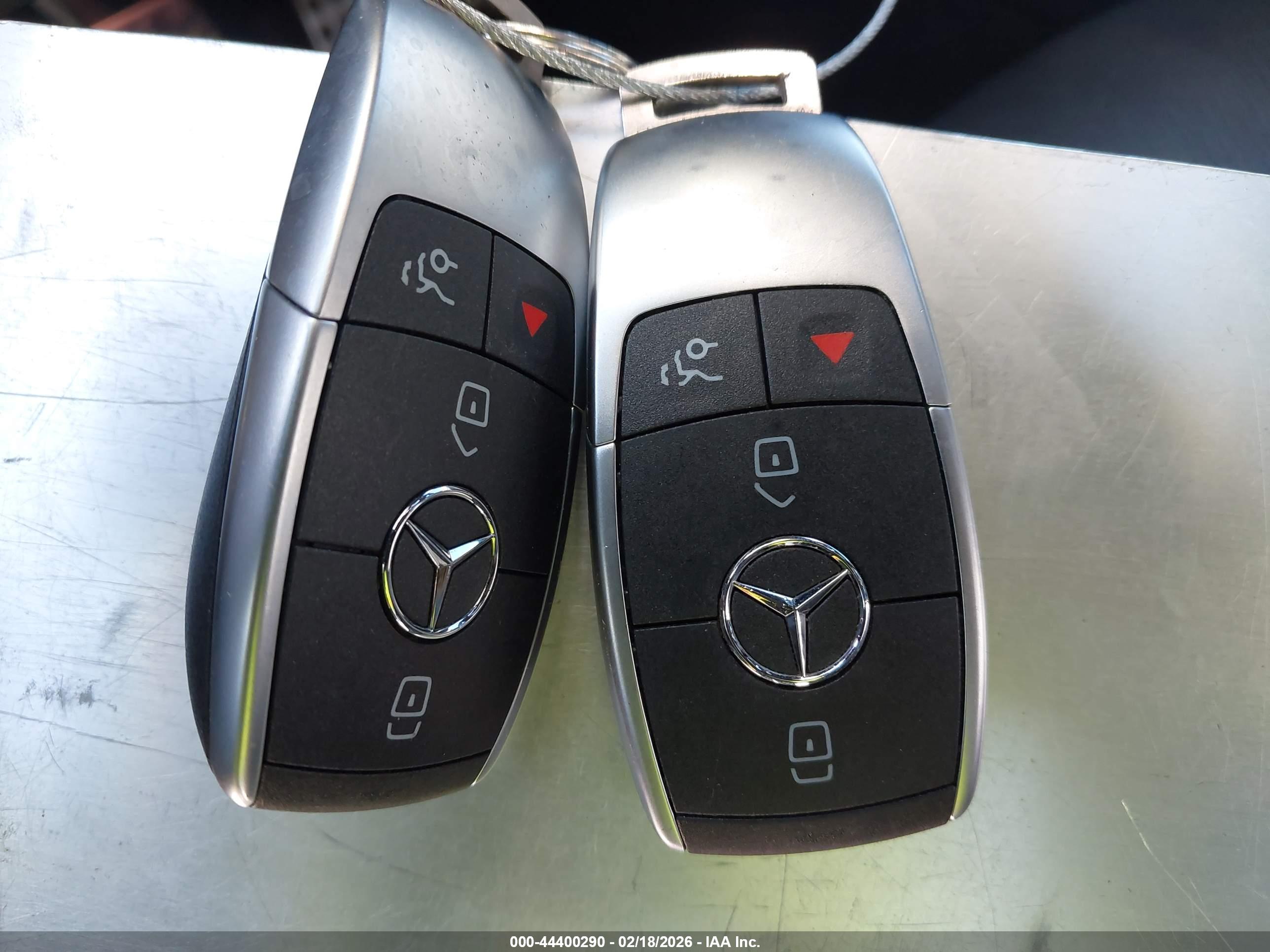 MERCEDES-BENZ GLC image 11