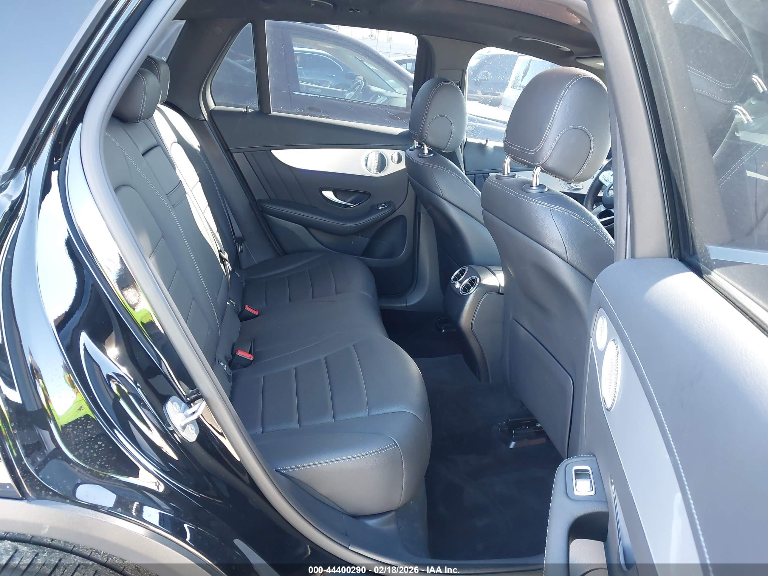 MERCEDES-BENZ GLC image 8
