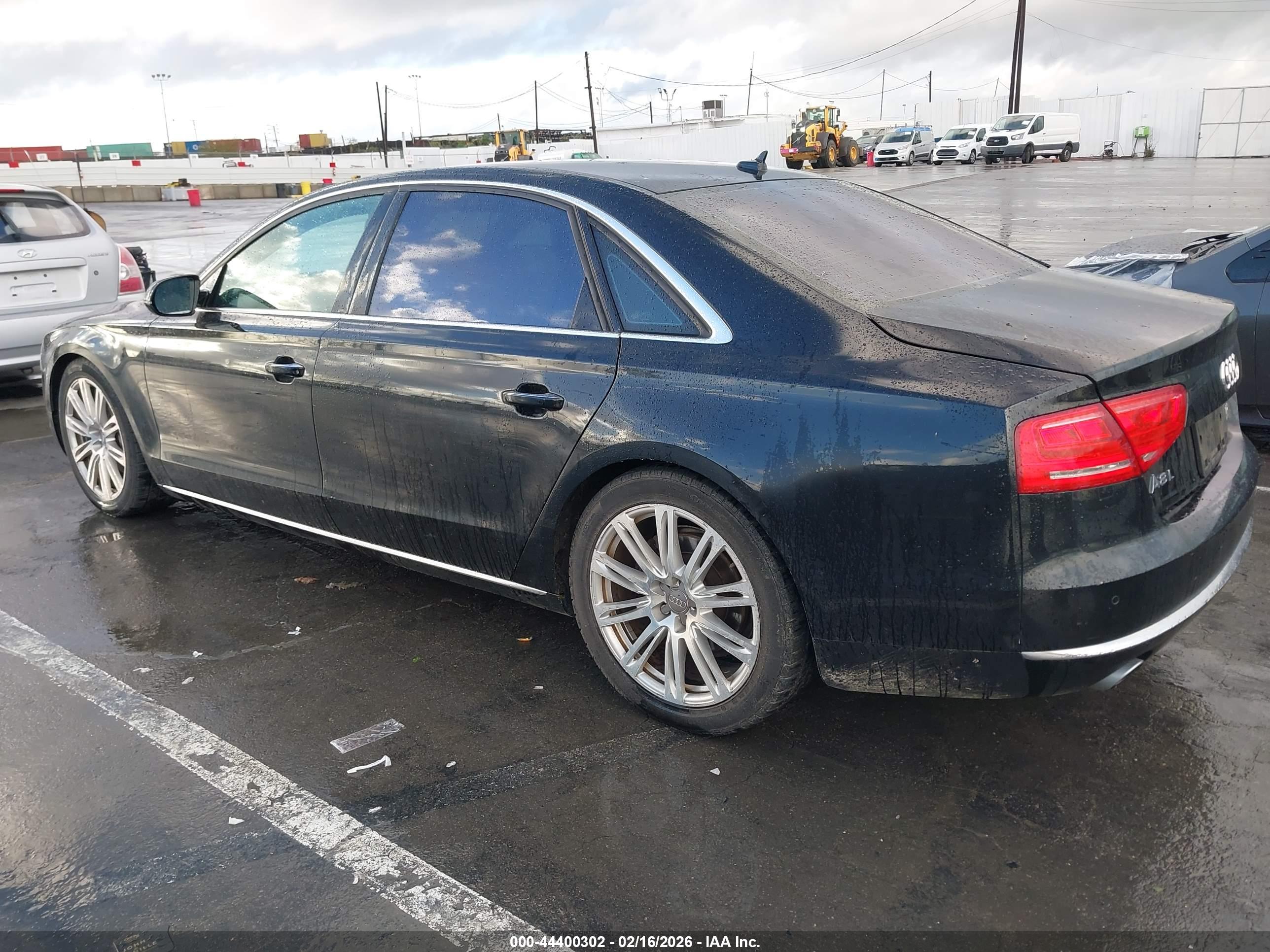 AUDI A8 image 3