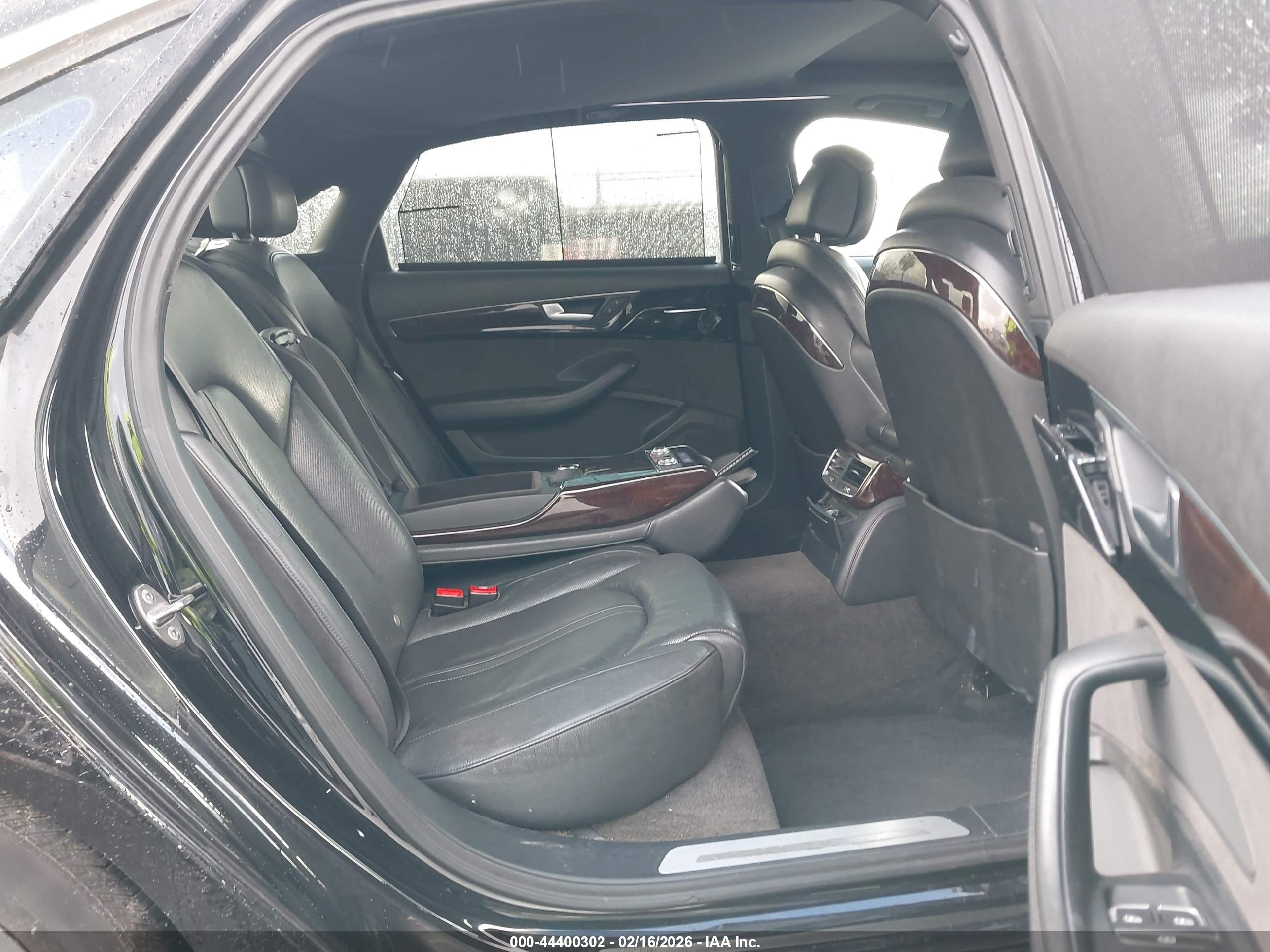 AUDI A8 image 8