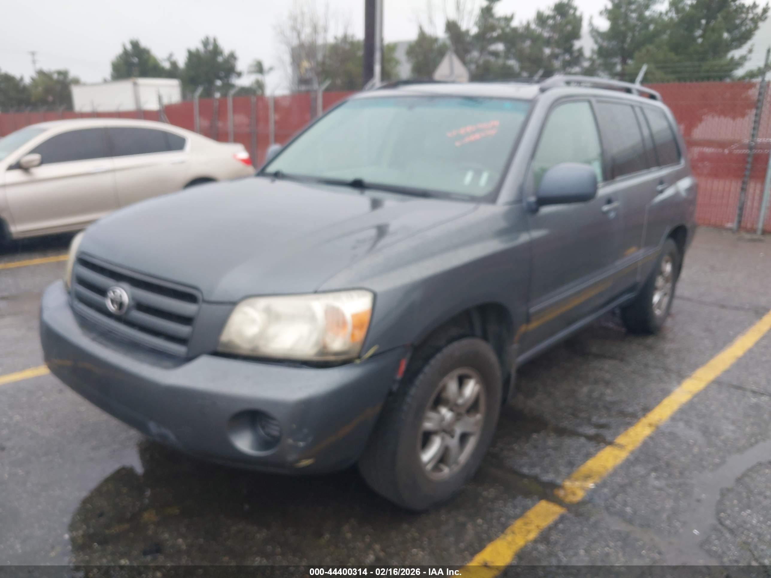 TOYOTA HIGHLANDER image 2