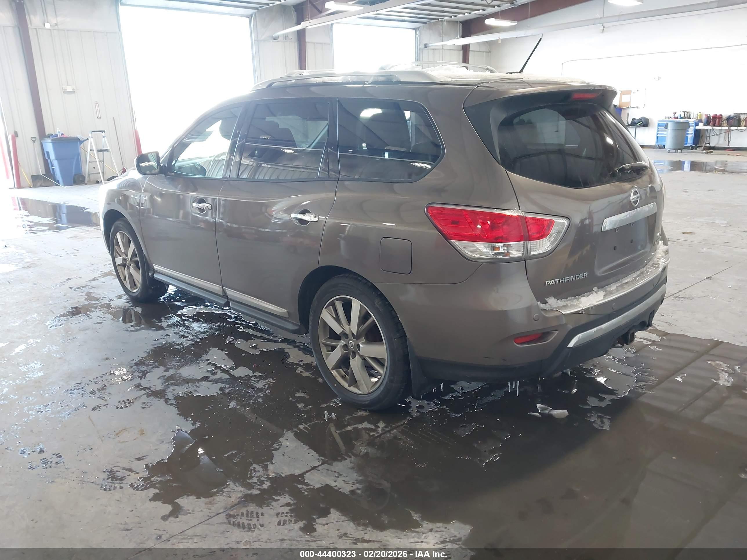 NISSAN PATHFINDER image 3