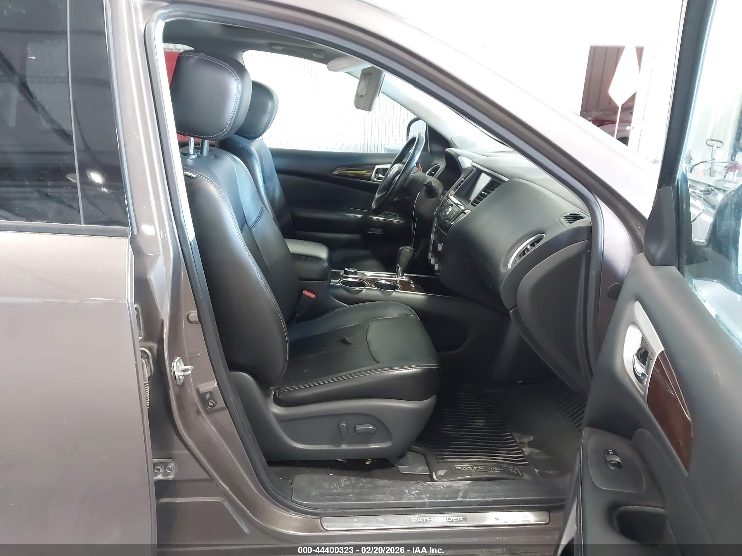 NISSAN PATHFINDER image 5
