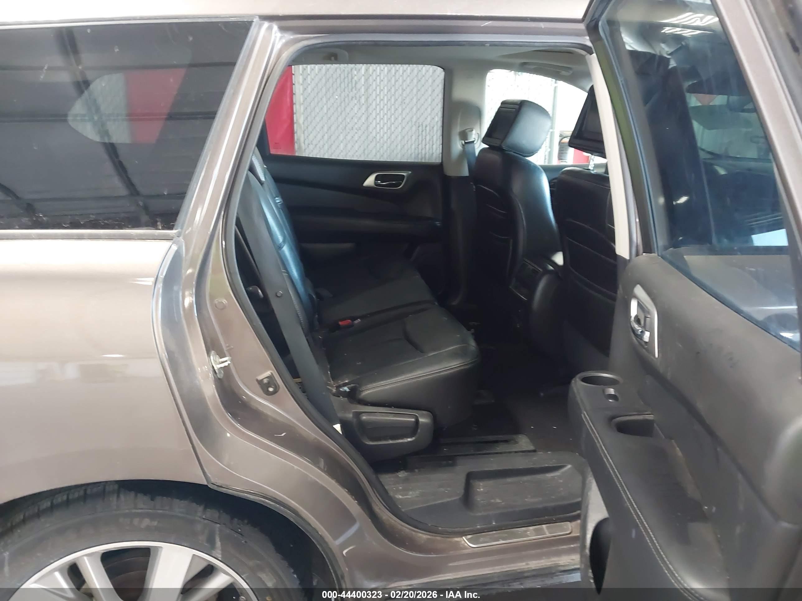 NISSAN PATHFINDER image 8