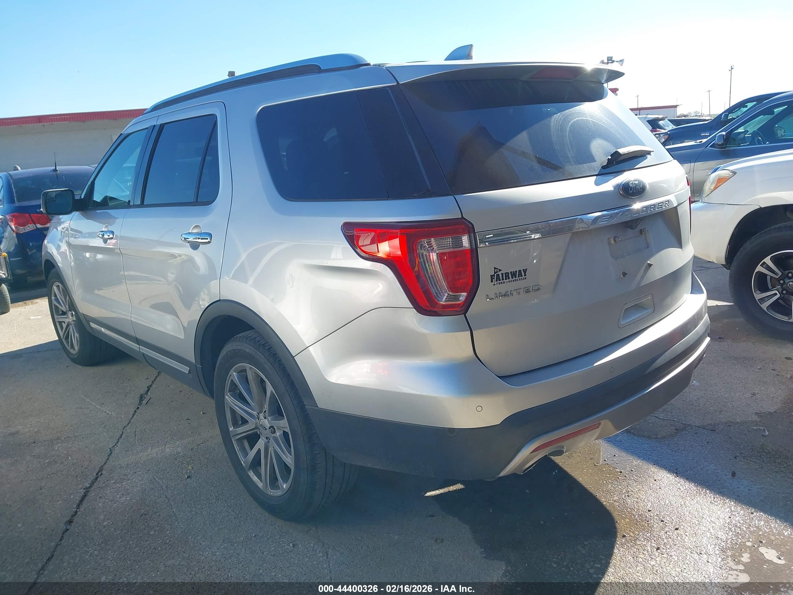 FORD EXPLORER image 3