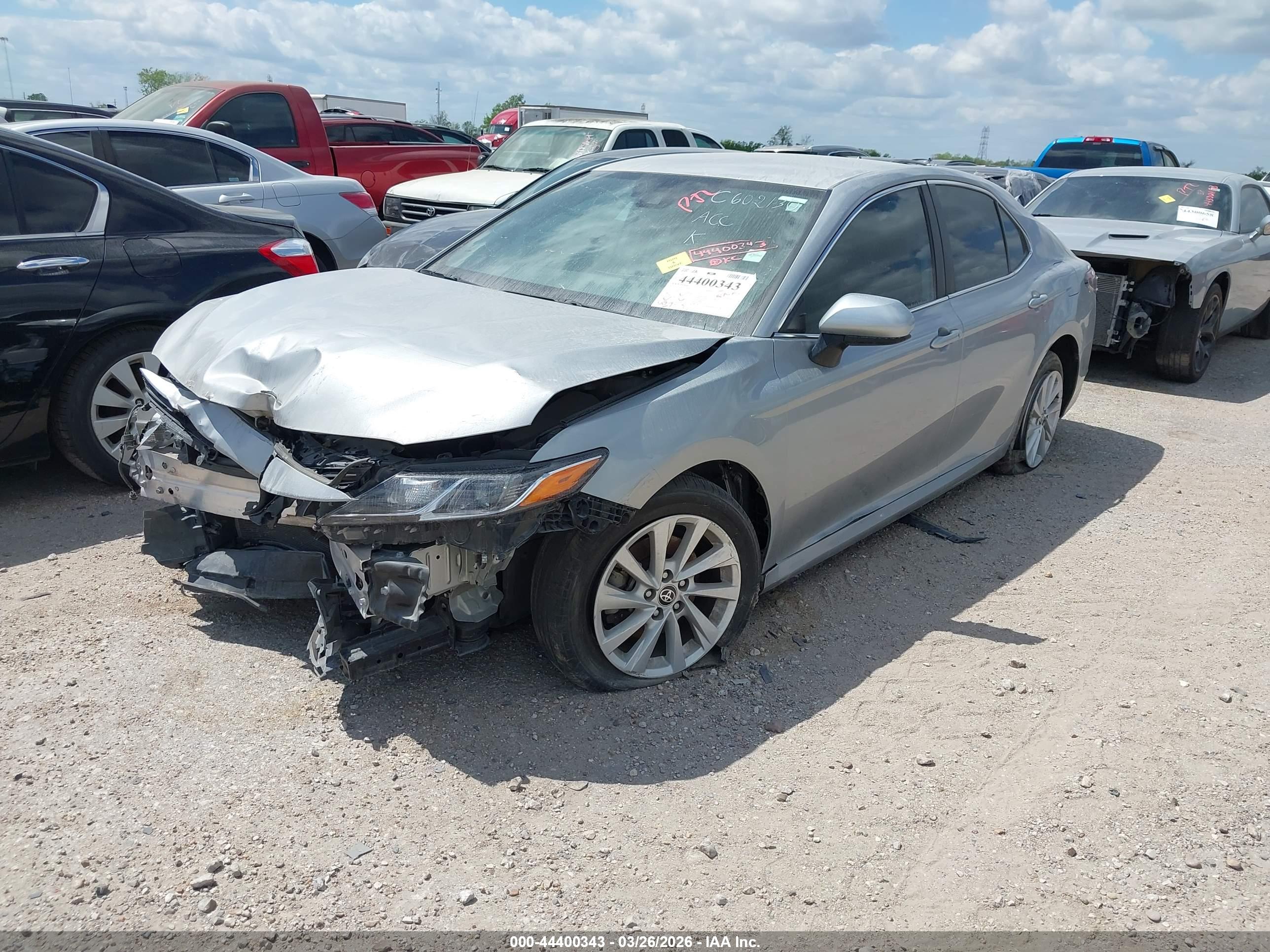 TOYOTA CAMRY image 2