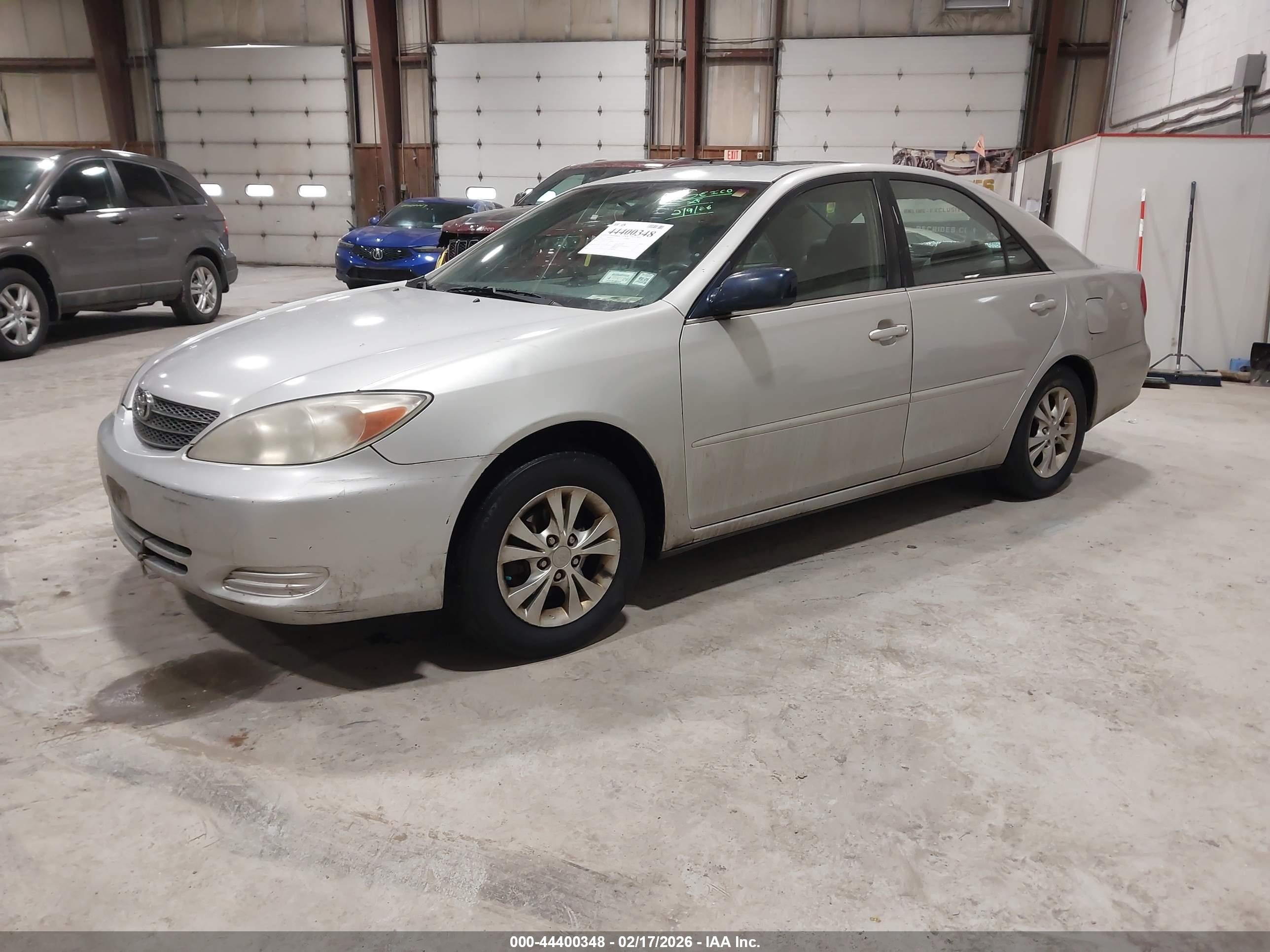 TOYOTA CAMRY image 2