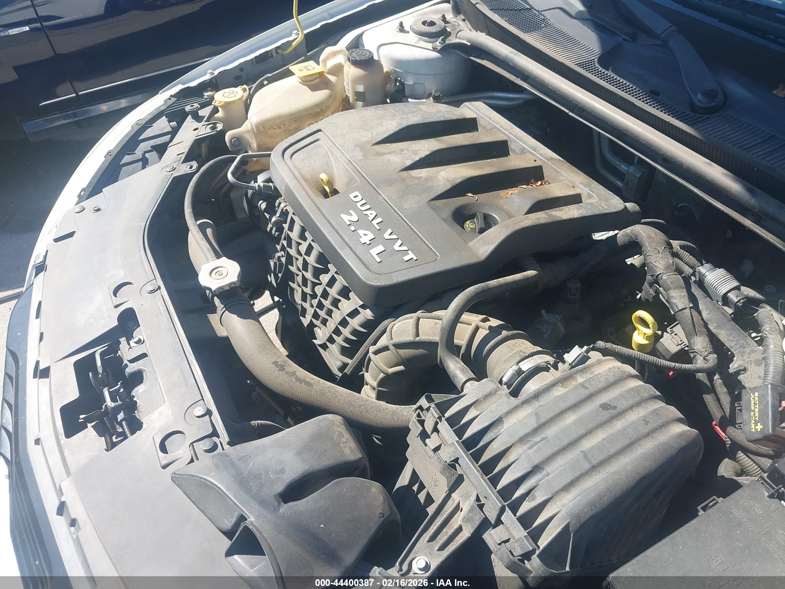 CHRYSLER 200 image 10