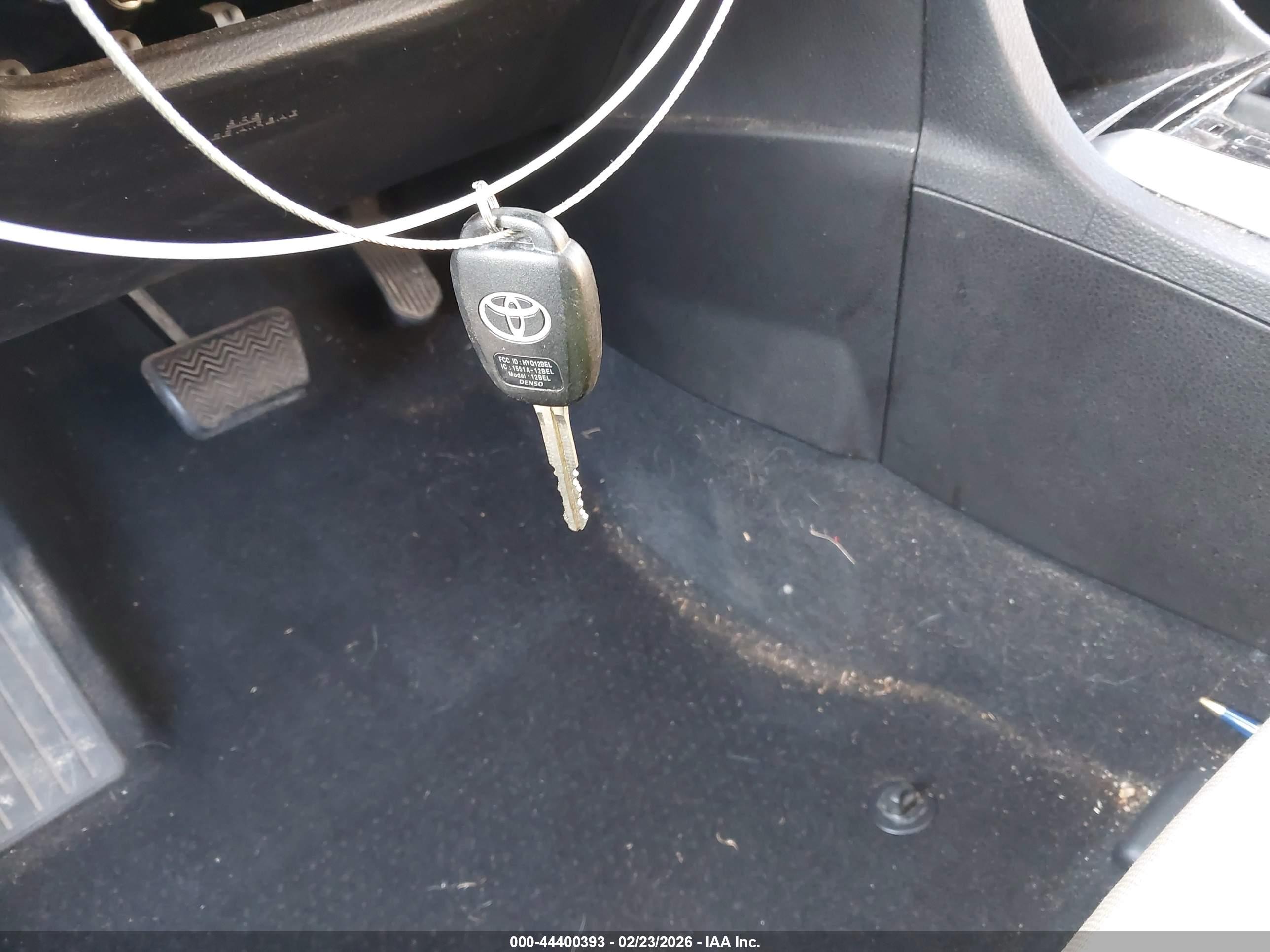 TOYOTA COROLLA image 11