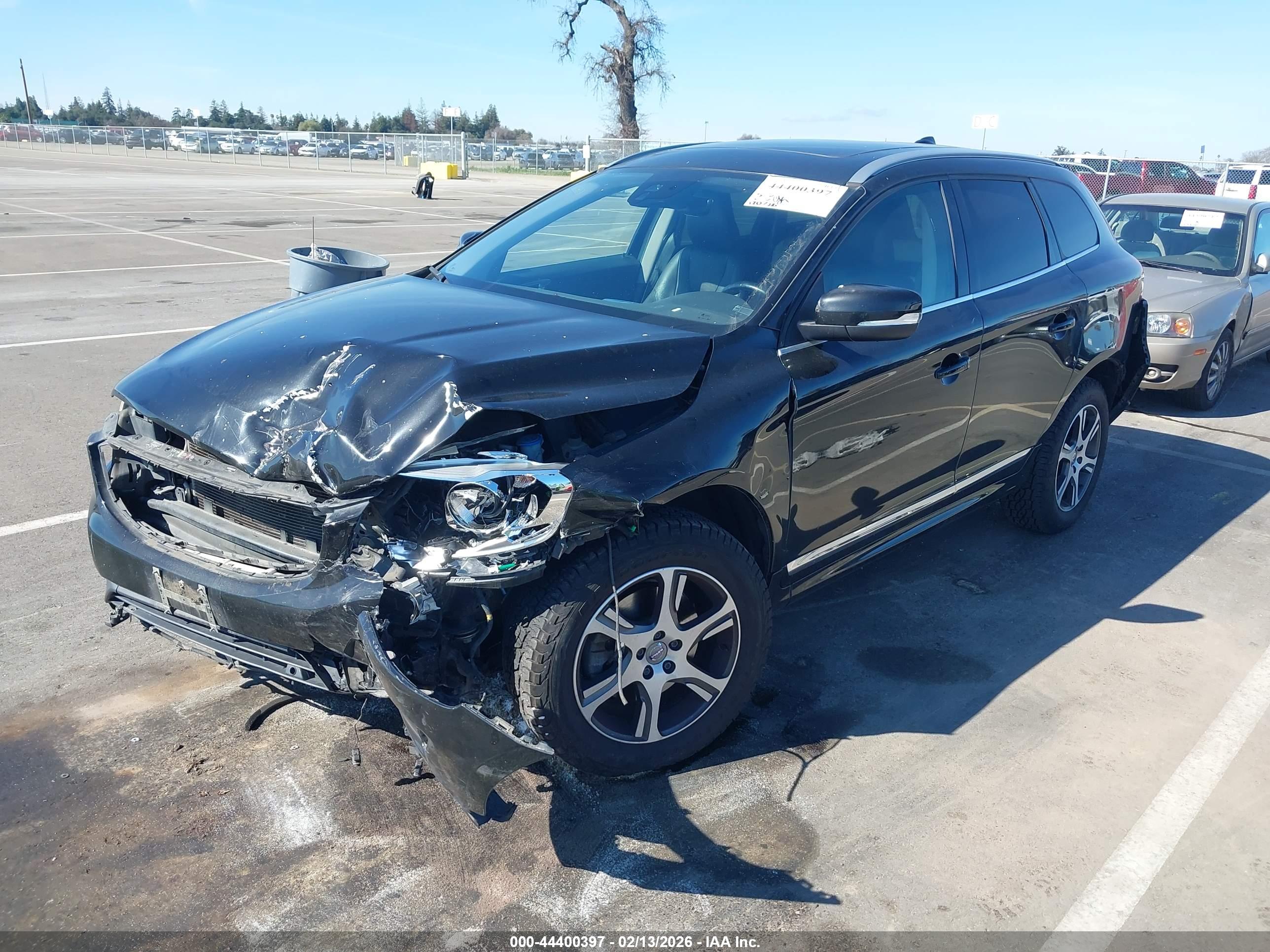 VOLVO XC60 image 2