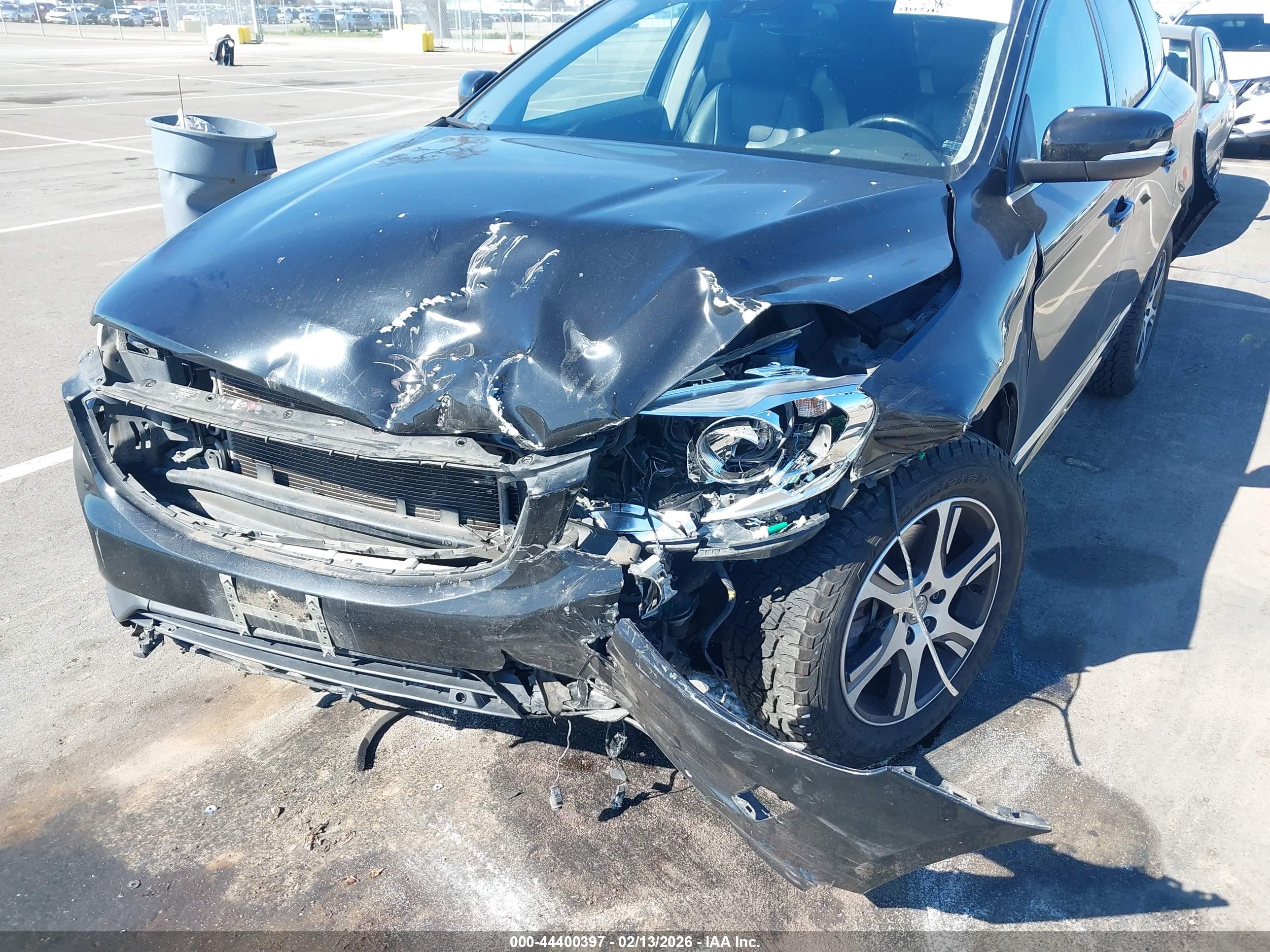 VOLVO XC60 image 6