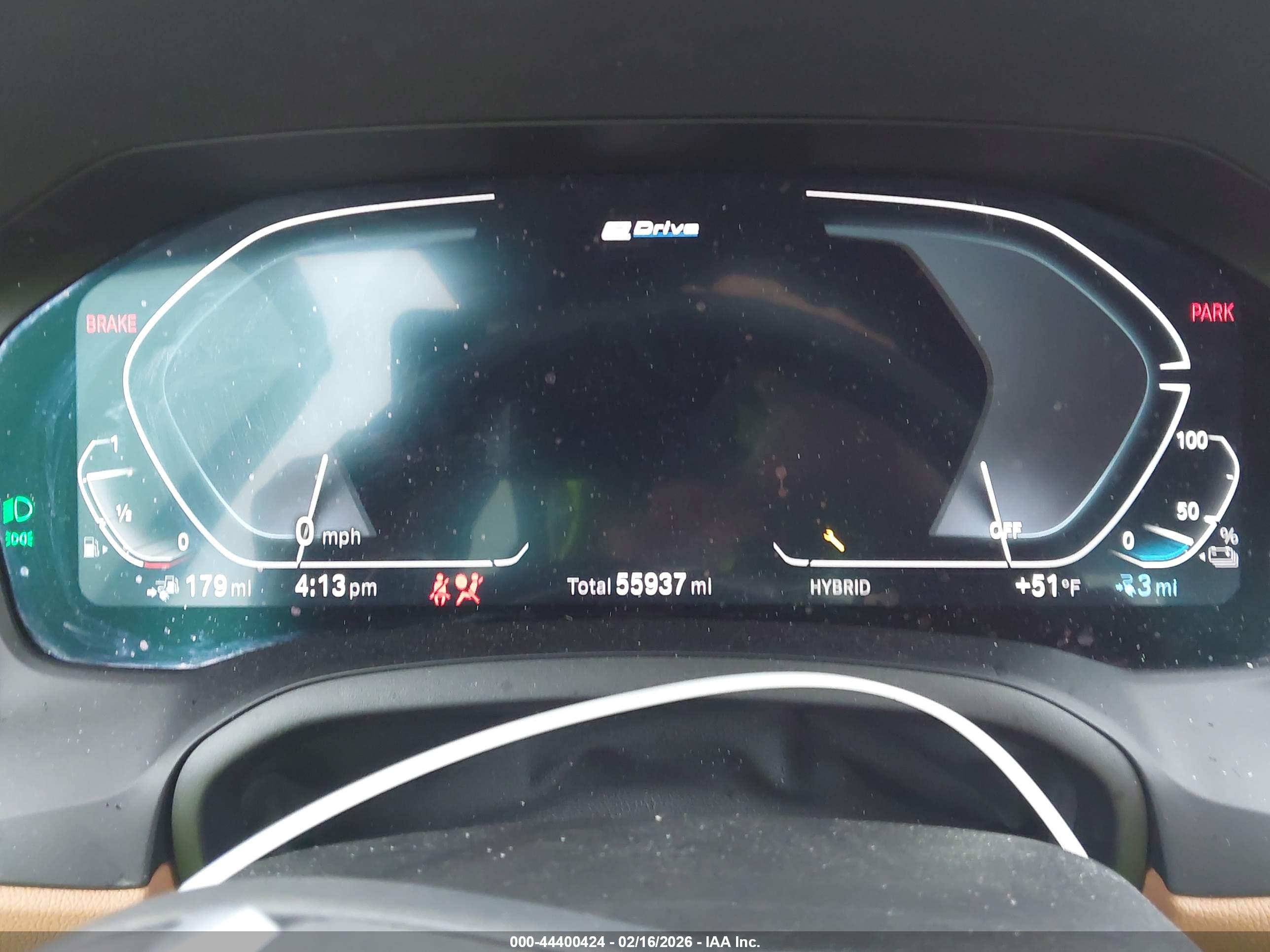 BMW 330E image 7