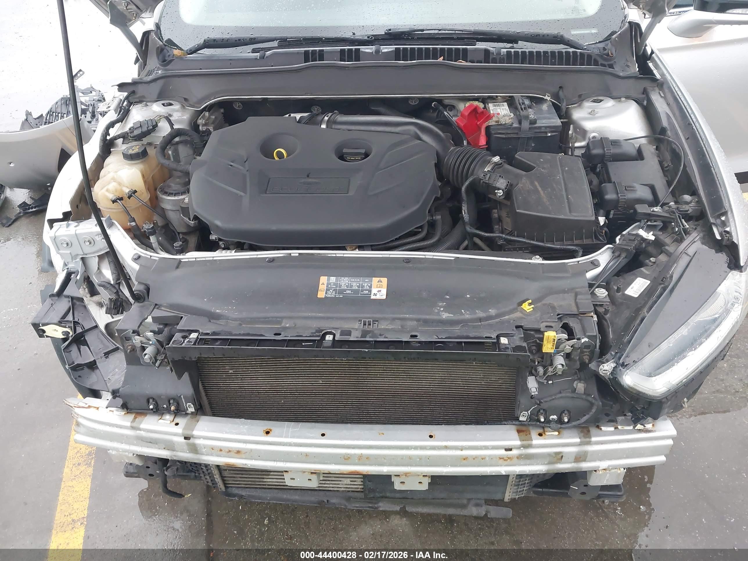 FORD FUSION image 10