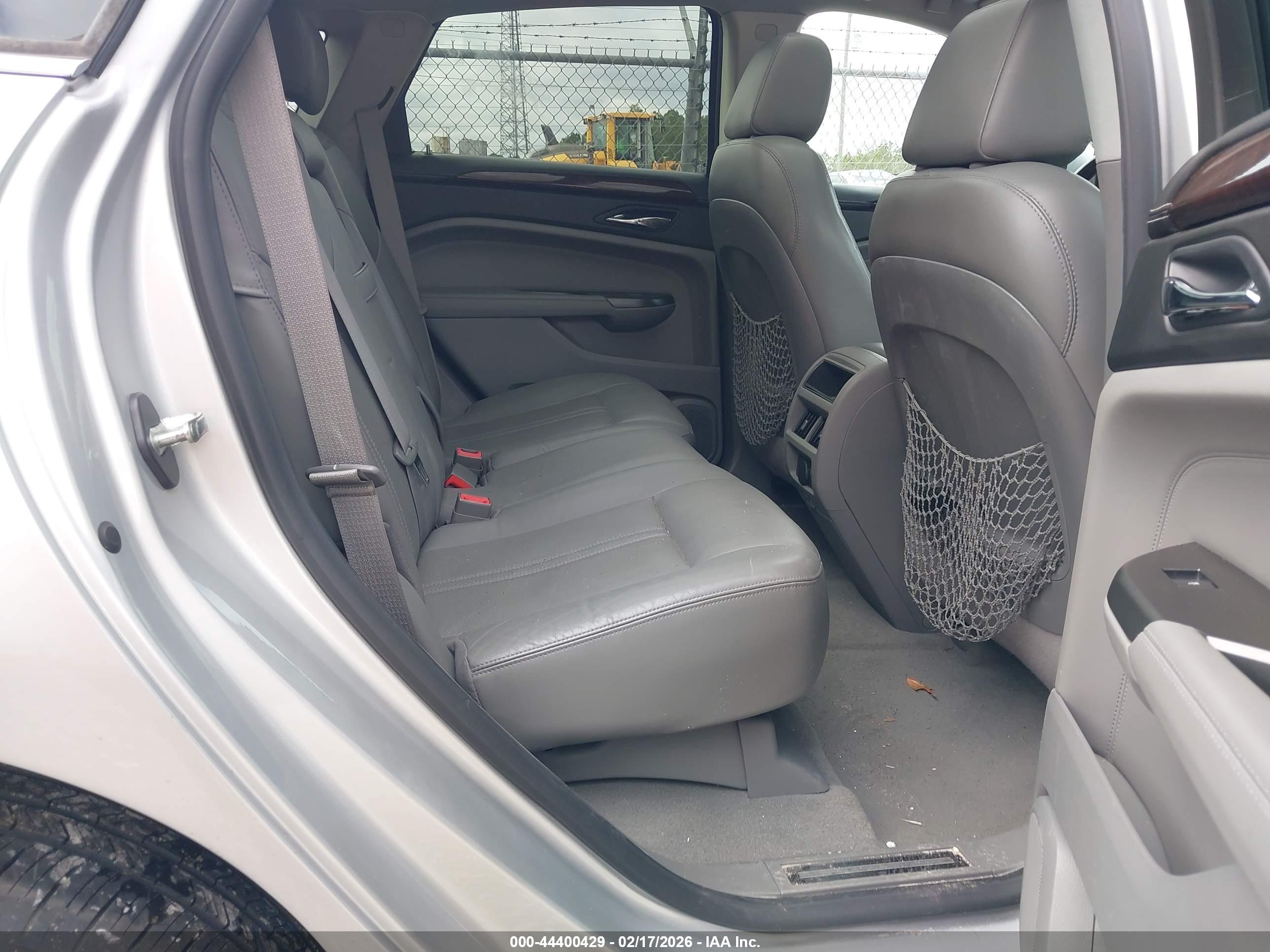 CADILLAC SRX image 8