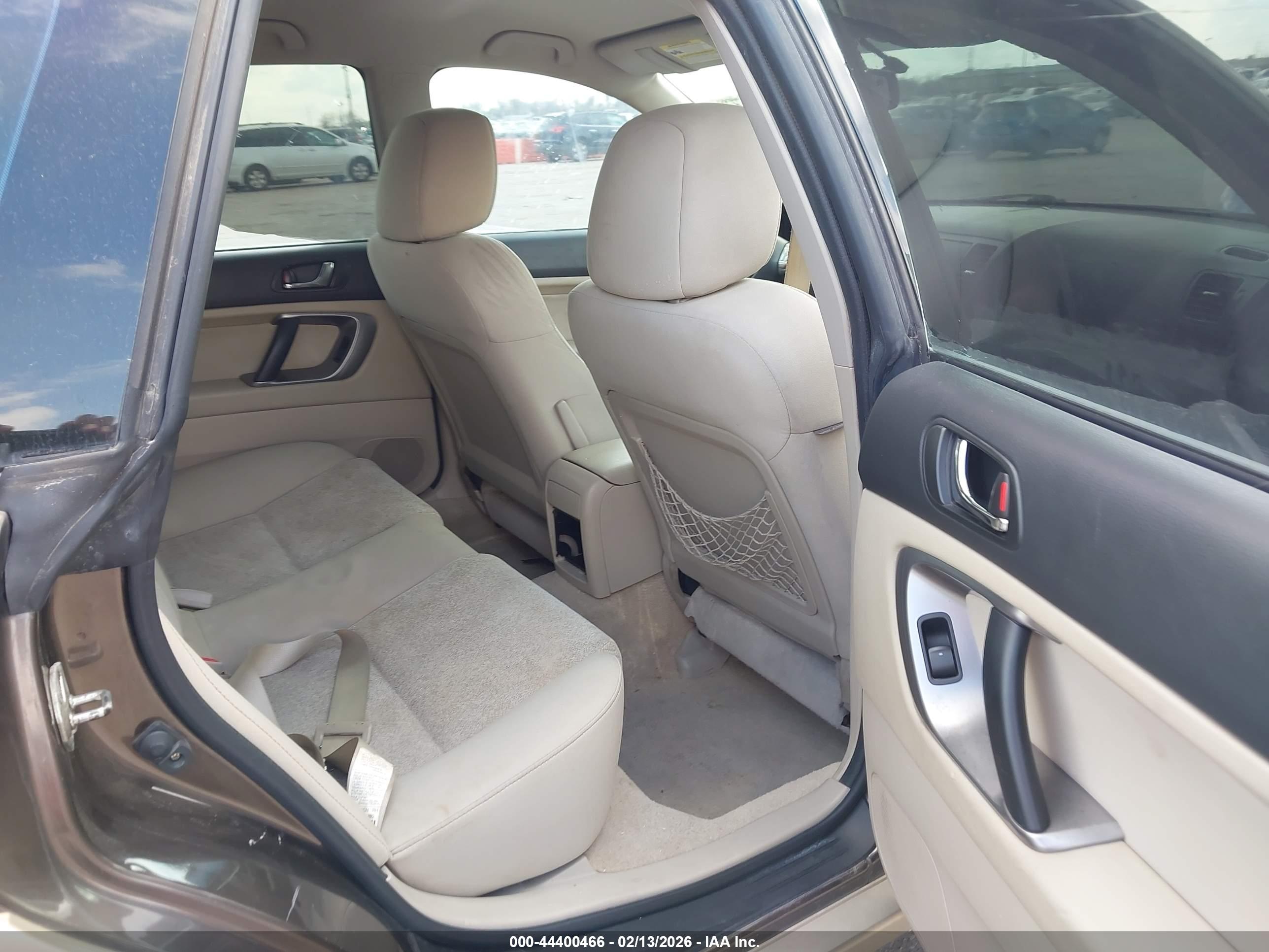 SUBARU OUTBACK image 8
