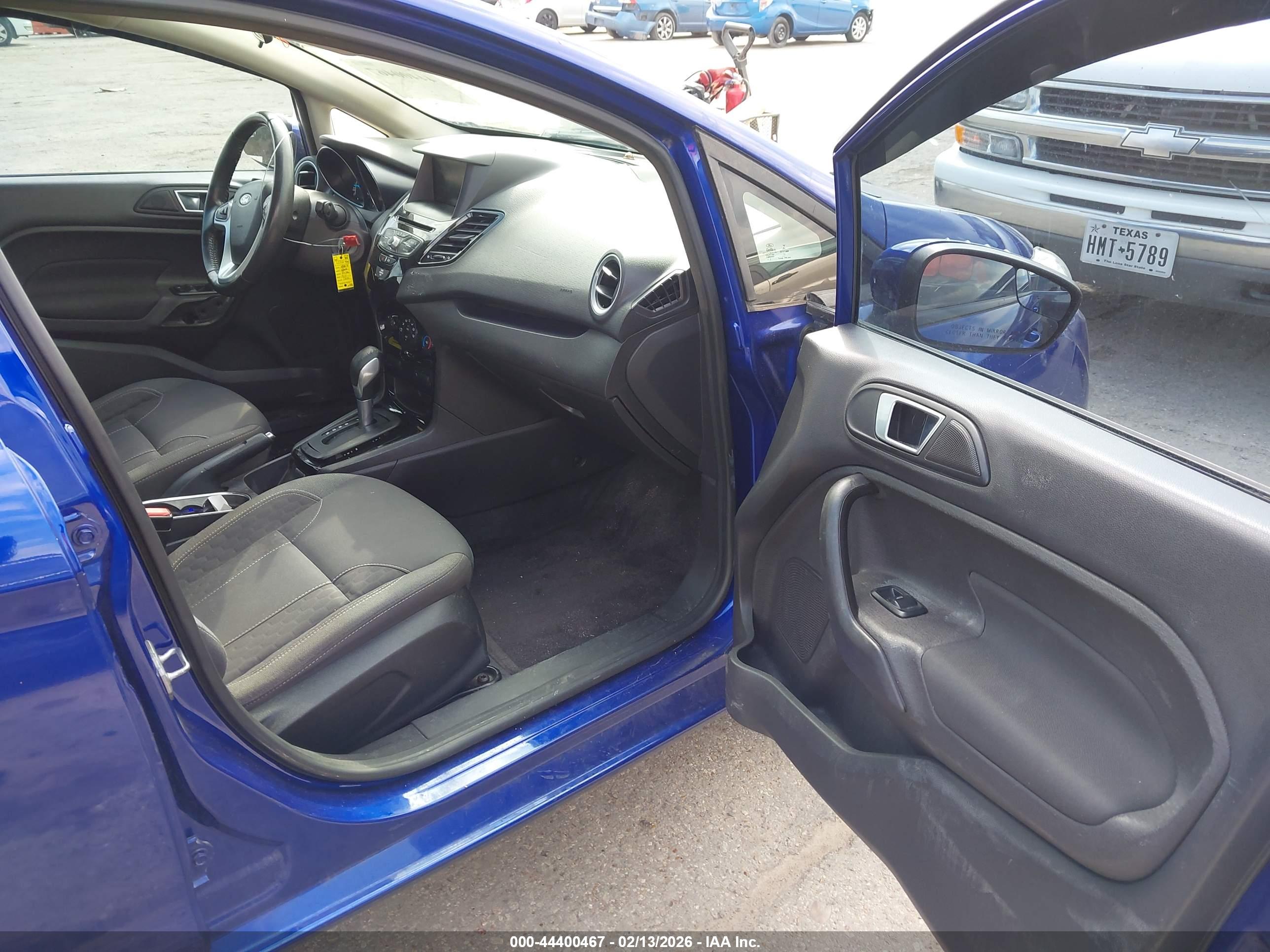 FORD FIESTA image 5