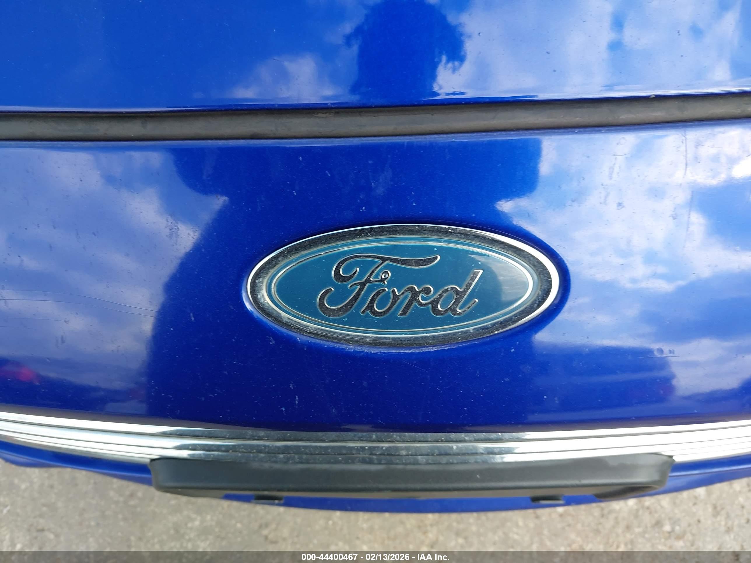 FORD FIESTA image 6