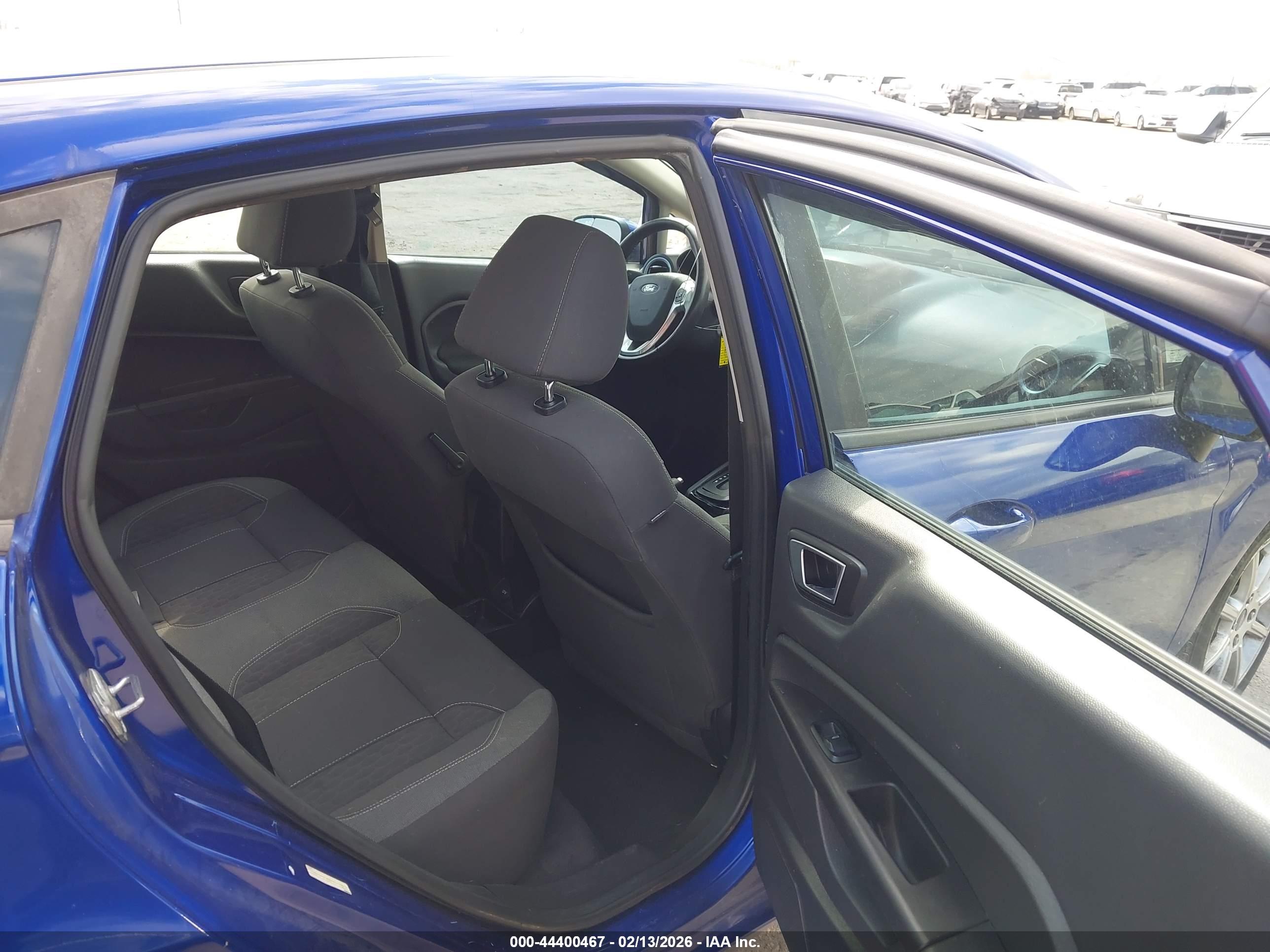 FORD FIESTA image 8