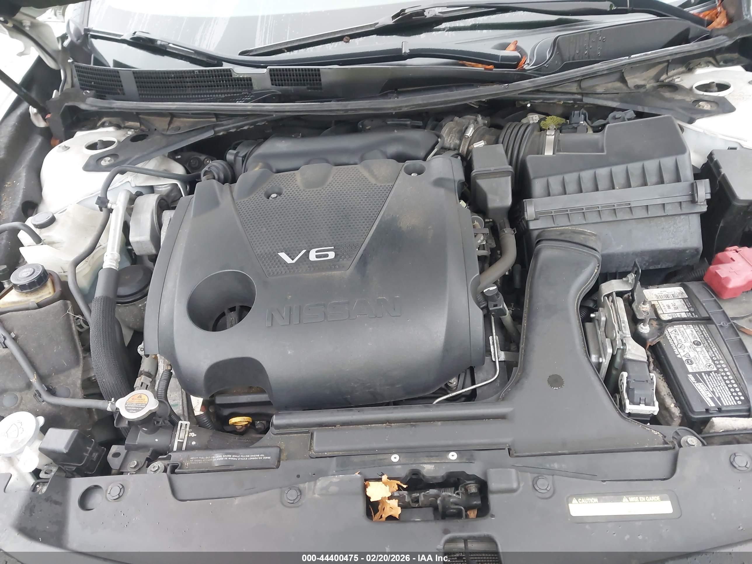 NISSAN MAXIMA image 10