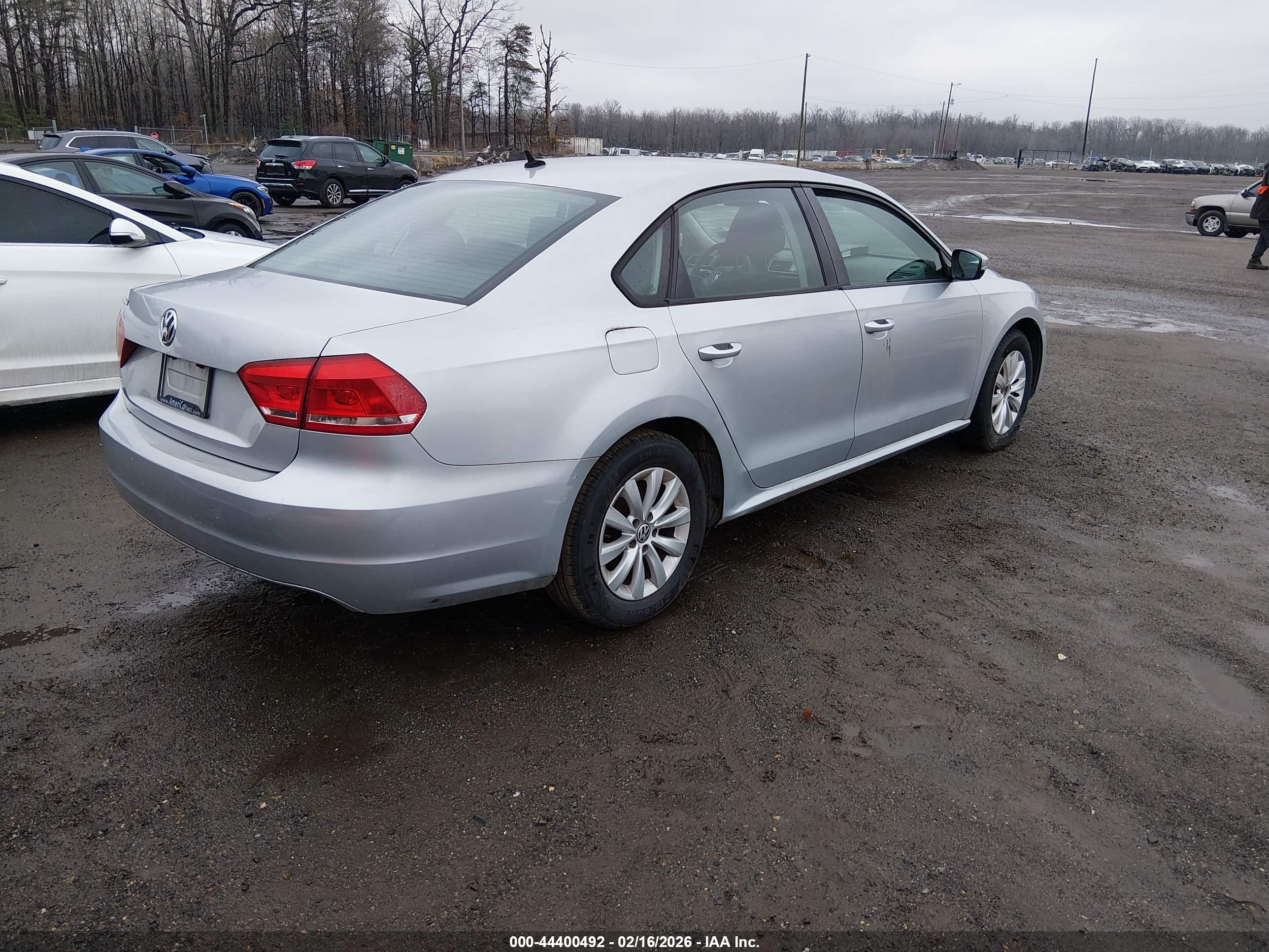 VOLKSWAGEN PASSAT image 4