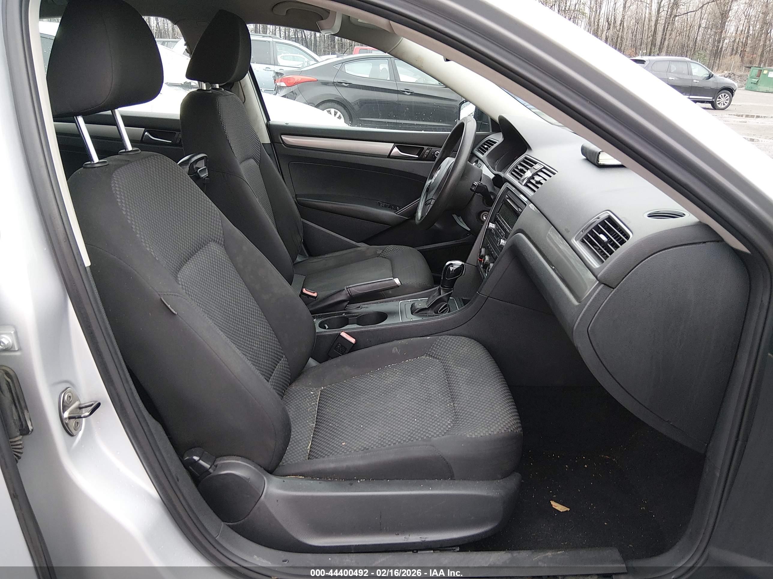VOLKSWAGEN PASSAT image 5