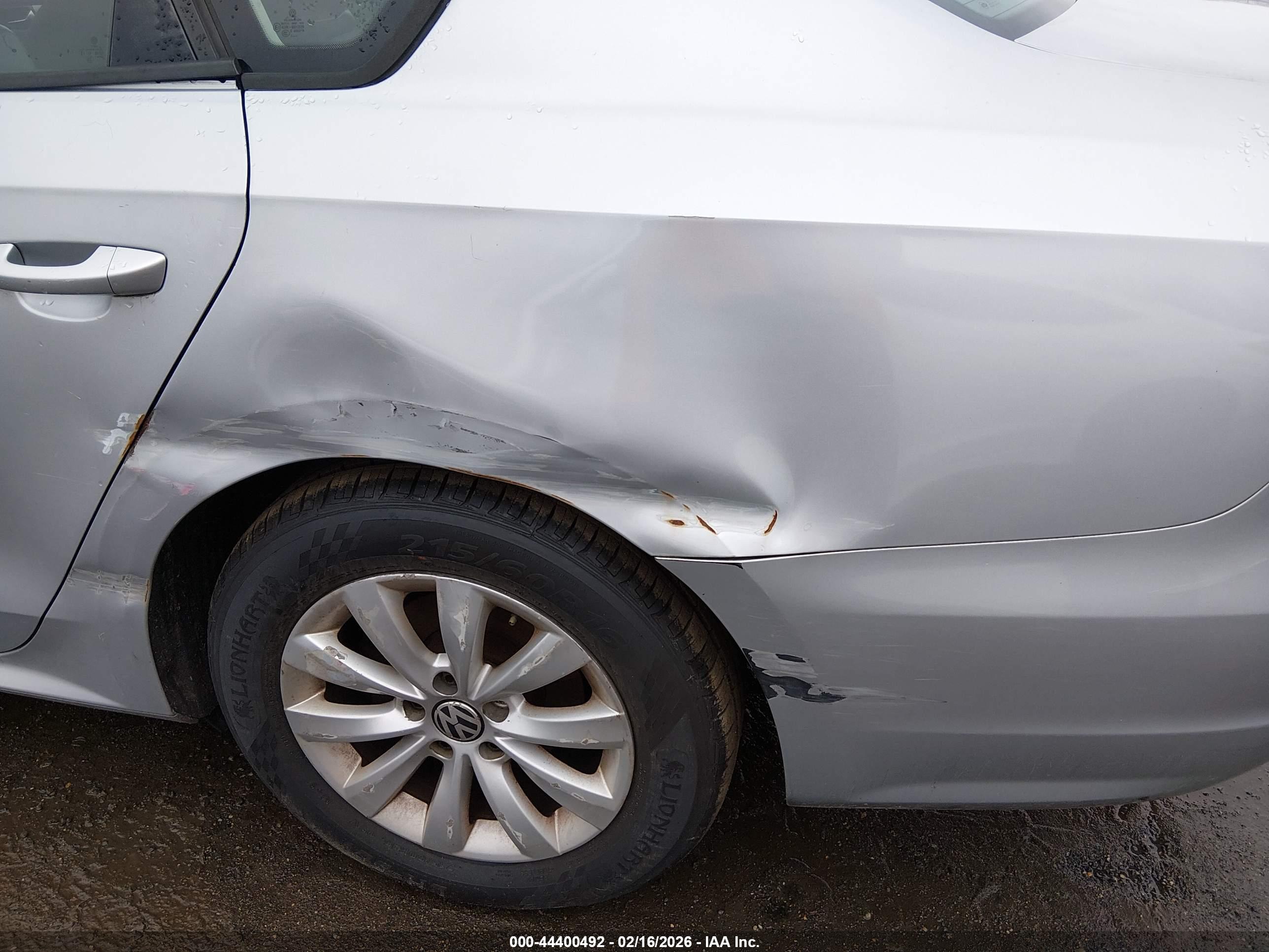 VOLKSWAGEN PASSAT image 6