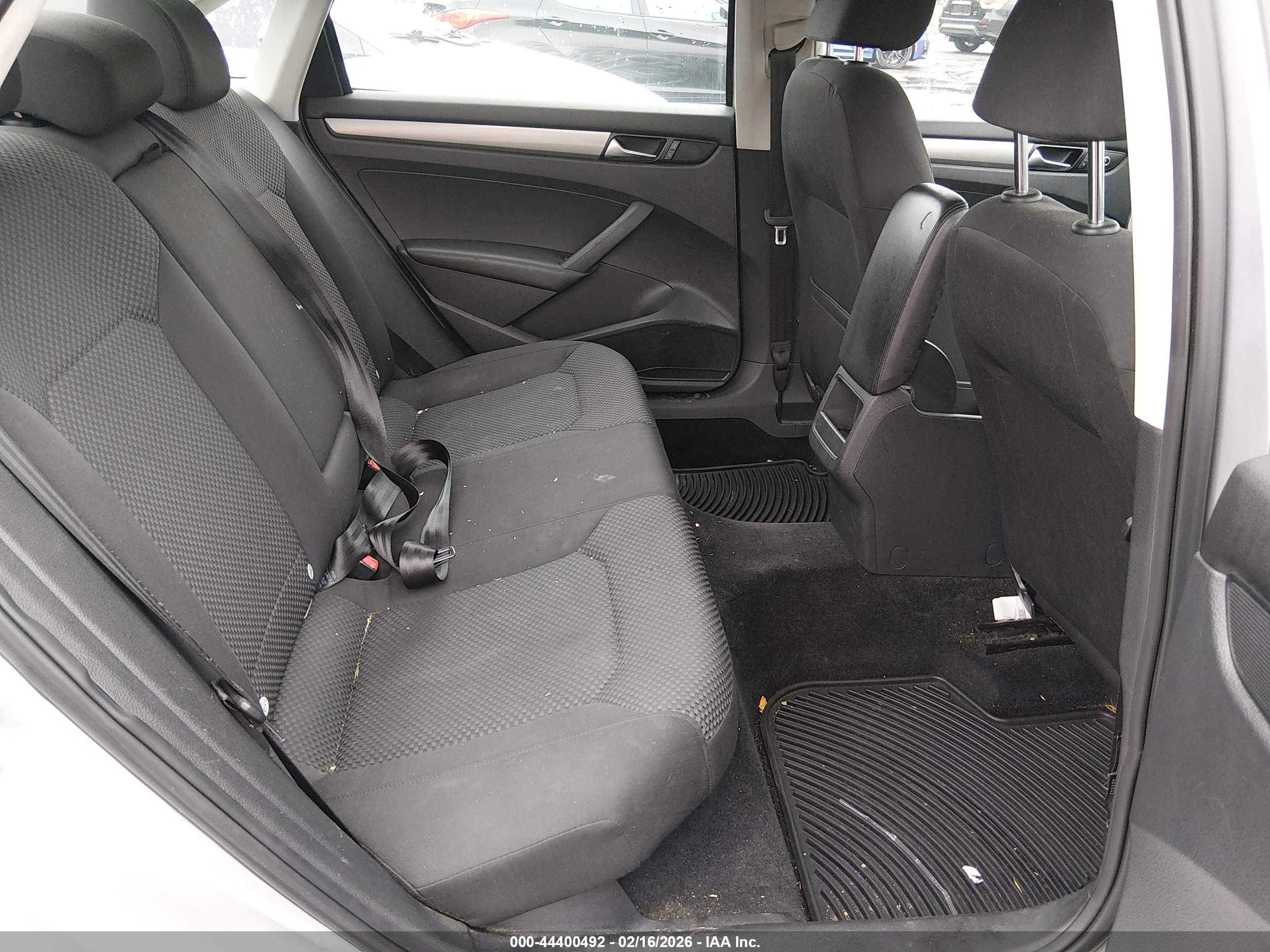 VOLKSWAGEN PASSAT image 8