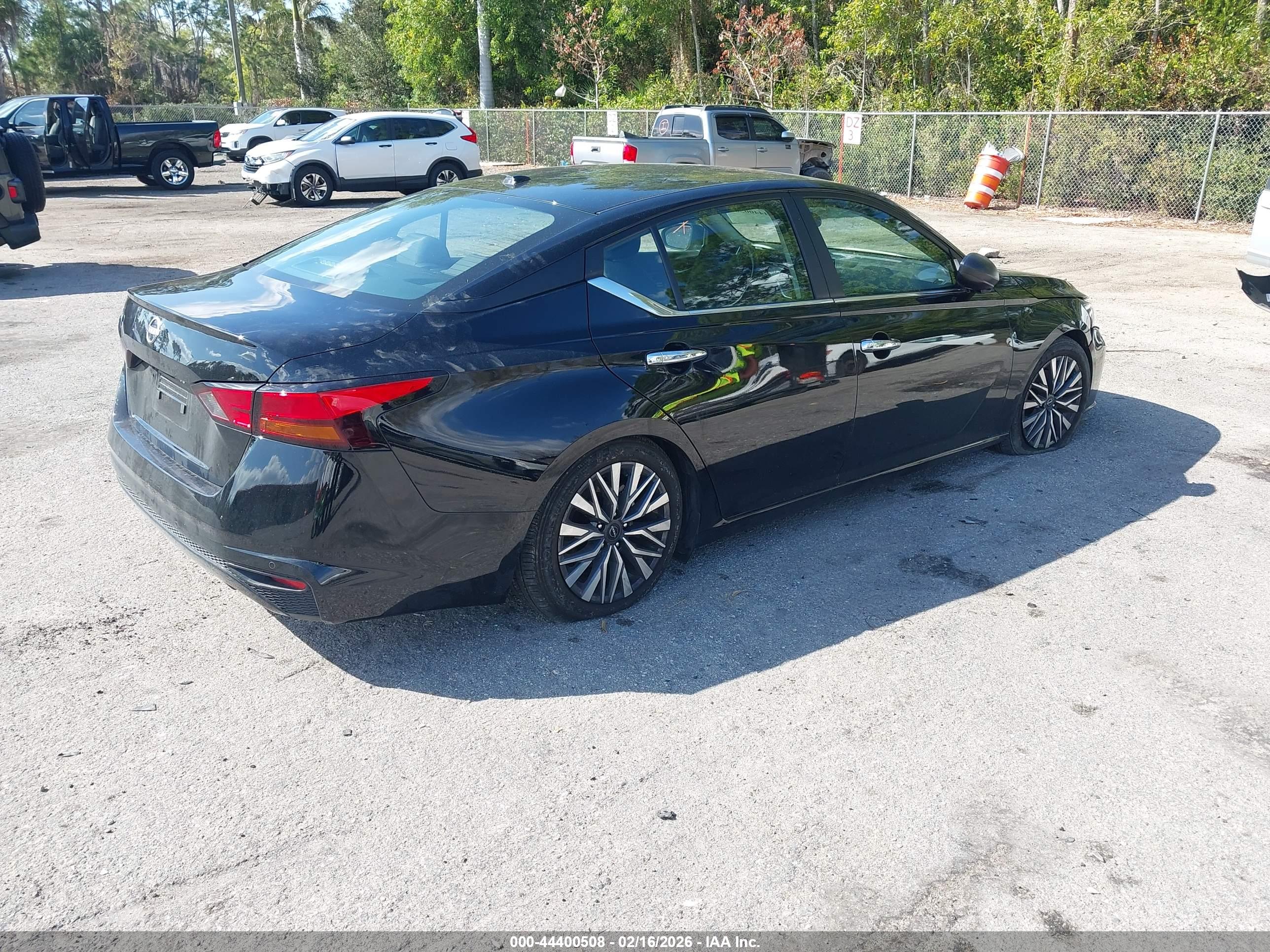 NISSAN ALTIMA image 4