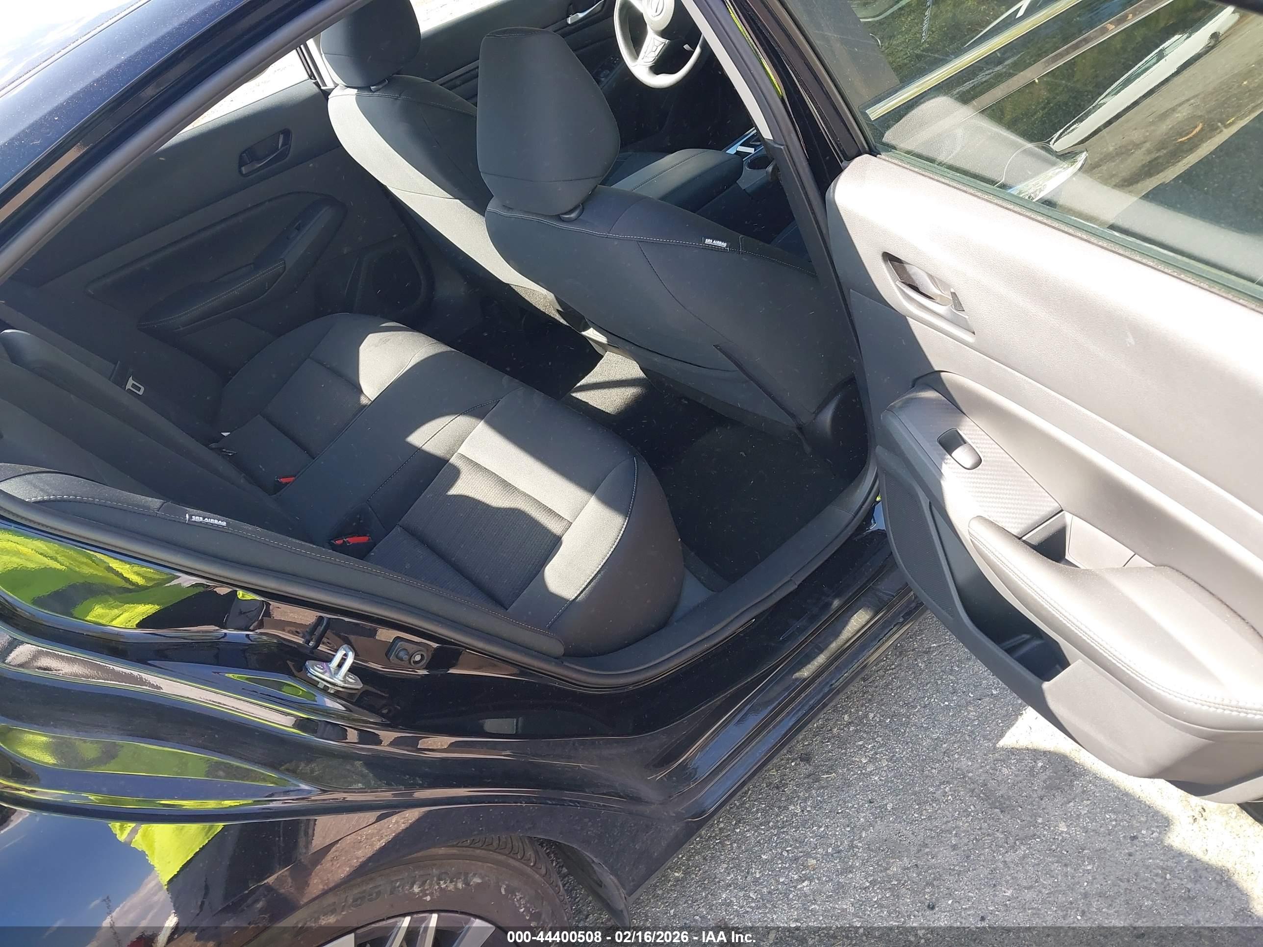 NISSAN ALTIMA image 8