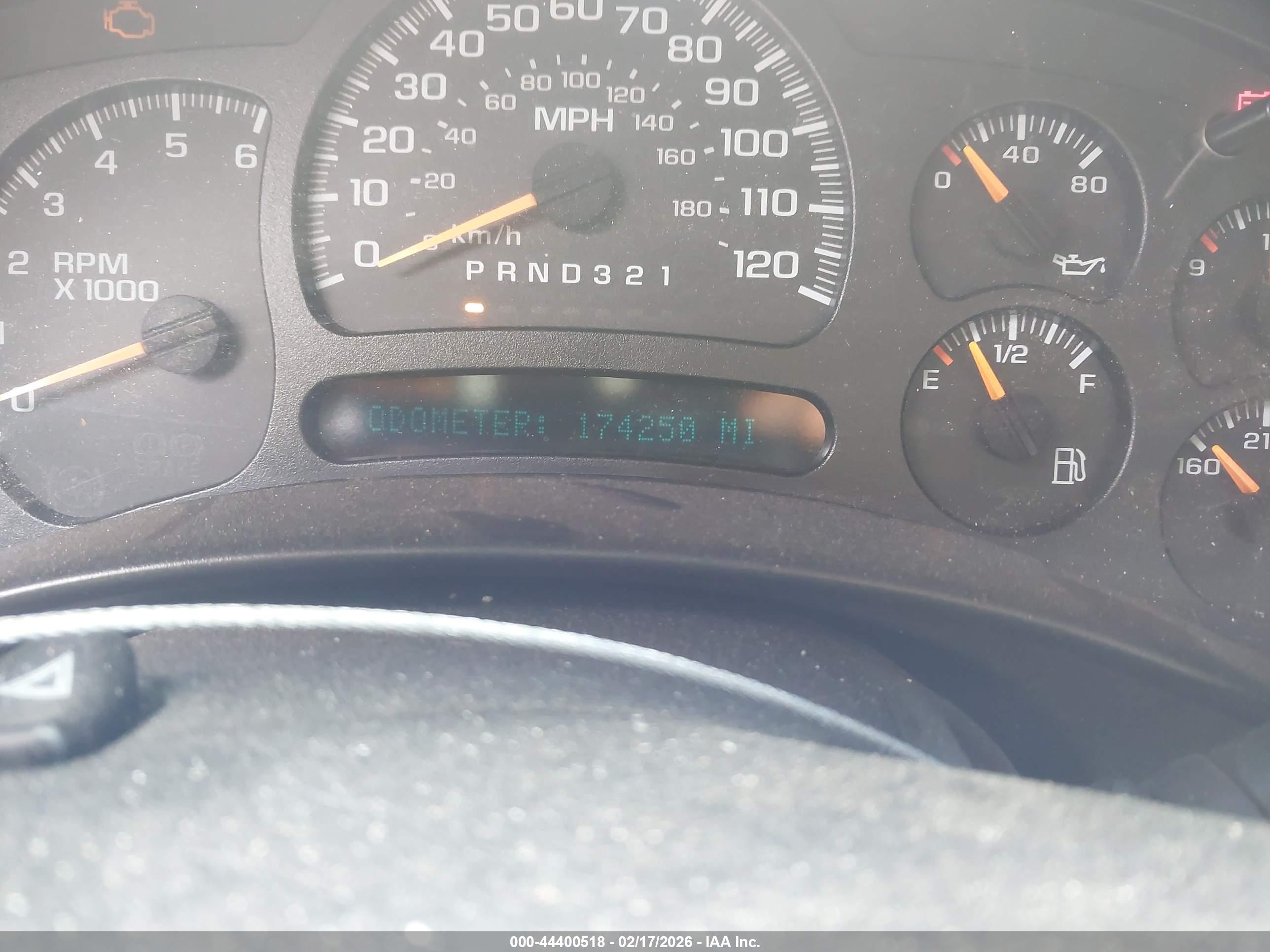 CHEVROLET SILVERADO image 7