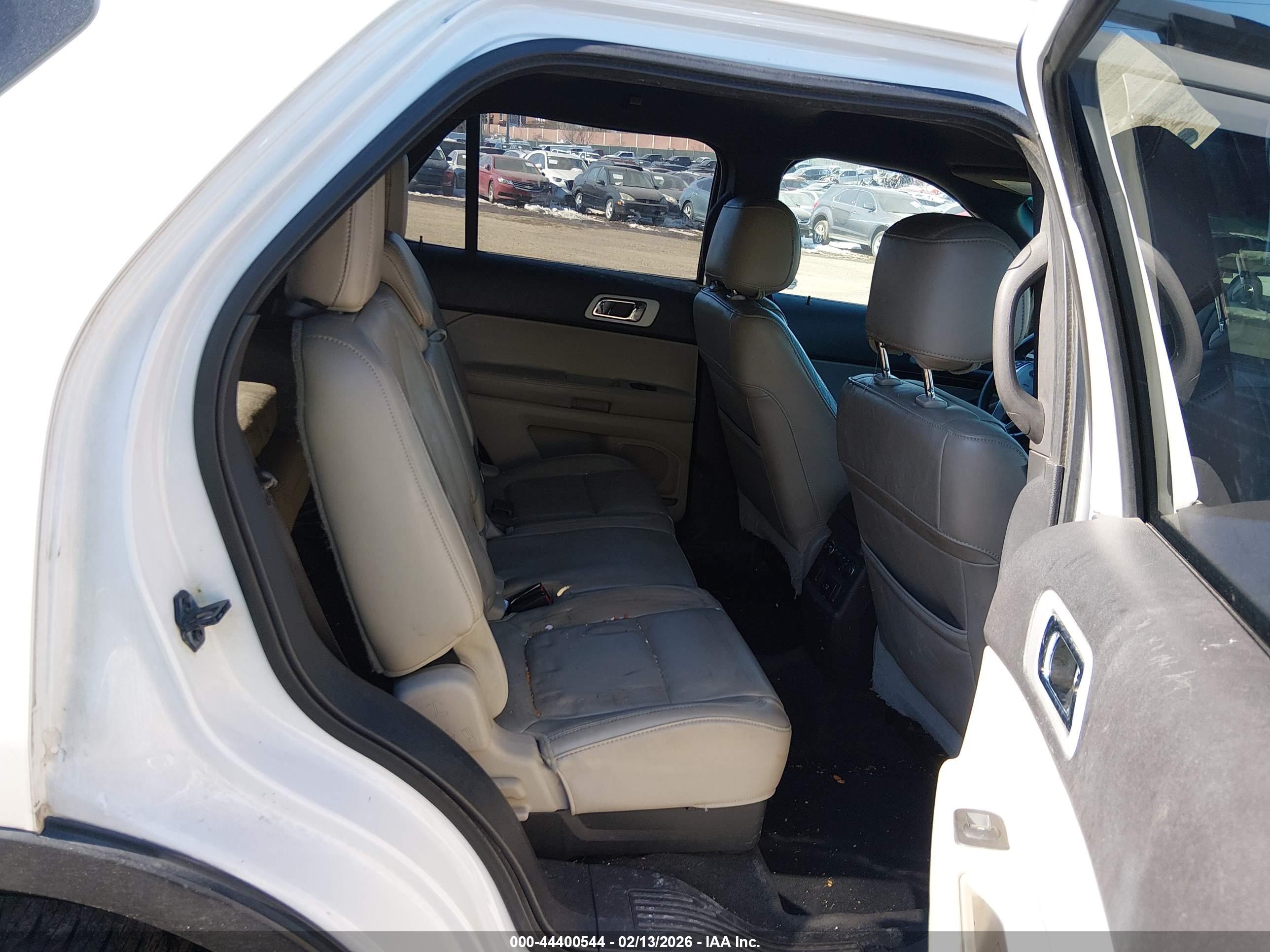 FORD EXPLORER image 8