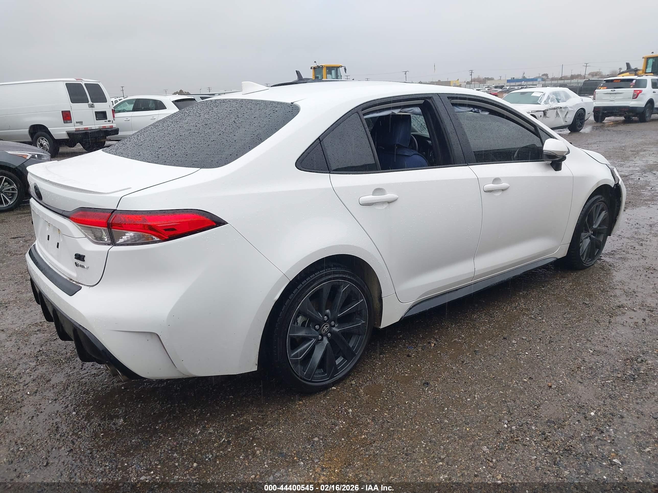 TOYOTA COROLLA image 4