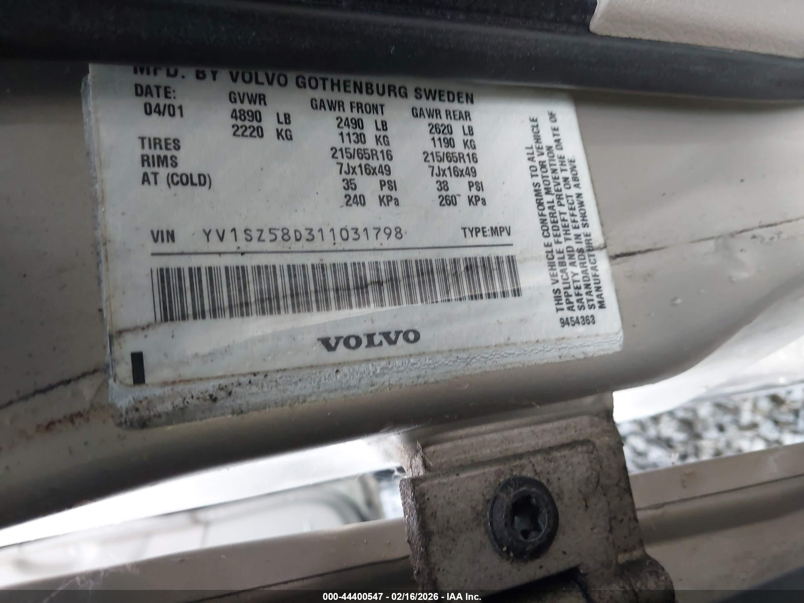 VOLVO V70 image 9