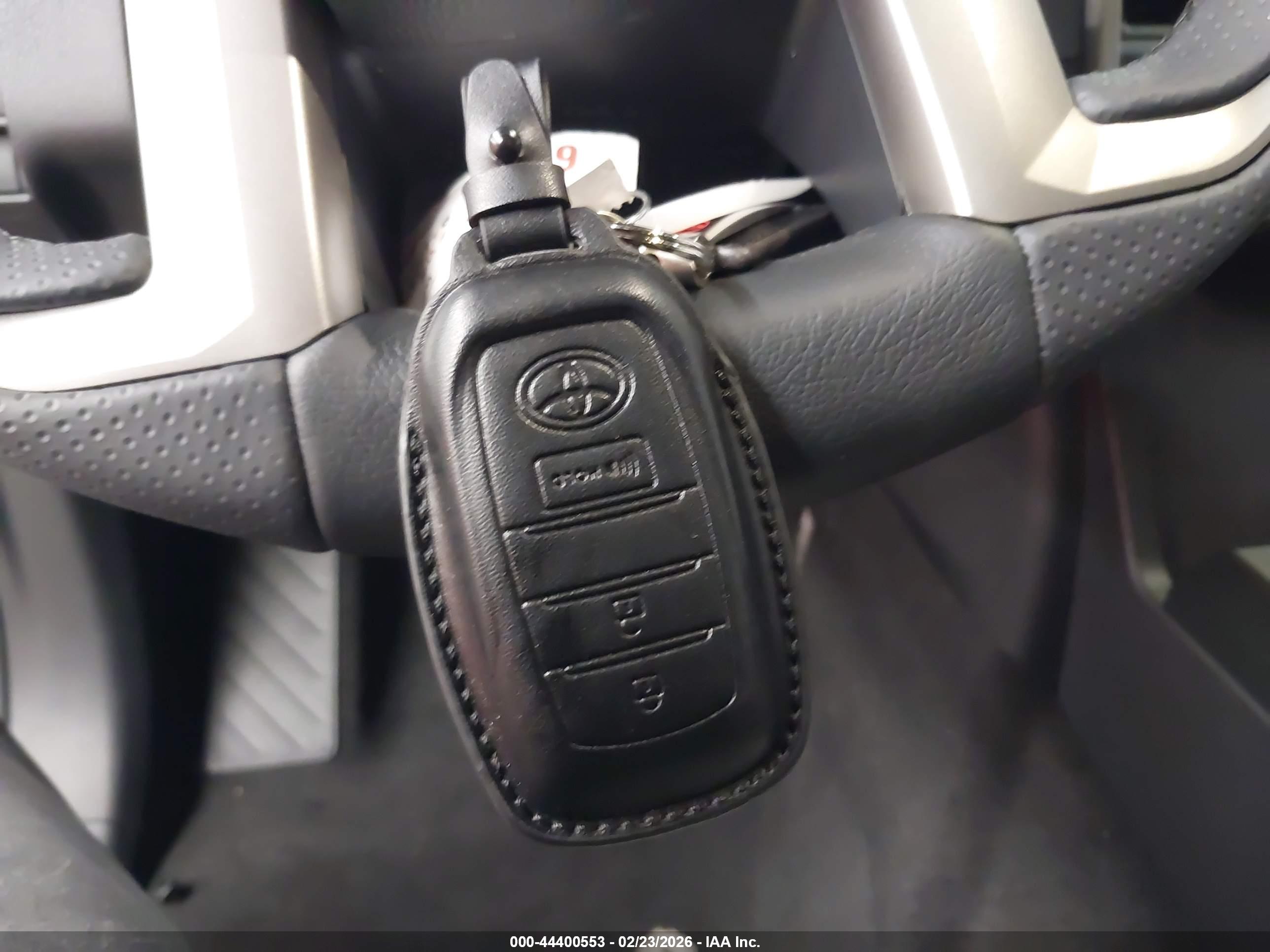 TOYOTA 4RUNNER image 11