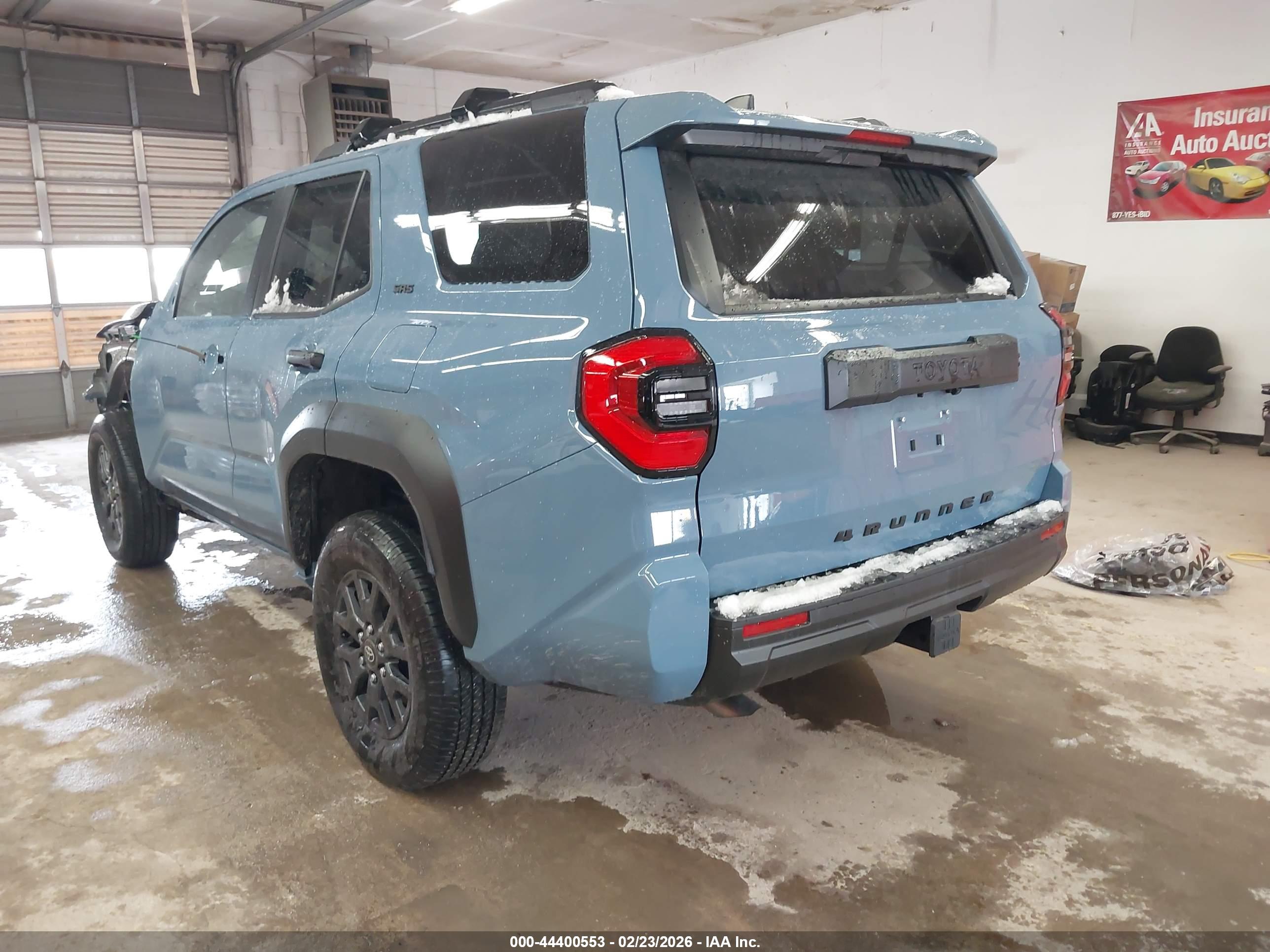 TOYOTA 4RUNNER image 3