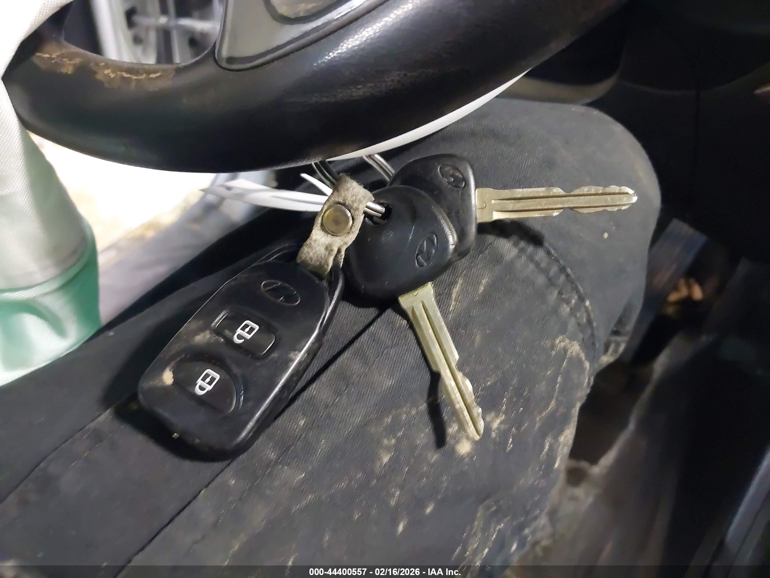 HYUNDAI TUCSON image 11