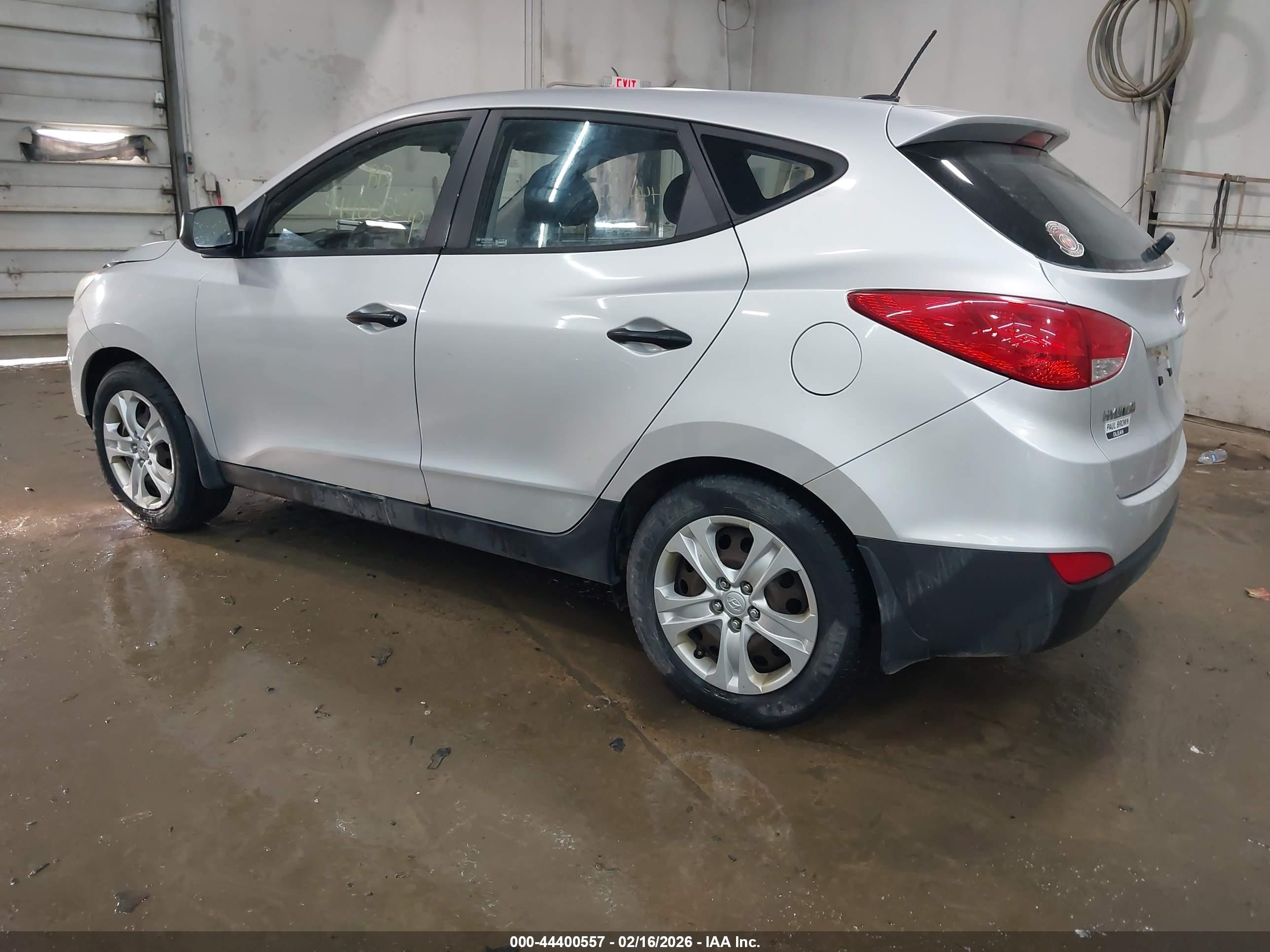 HYUNDAI TUCSON image 3
