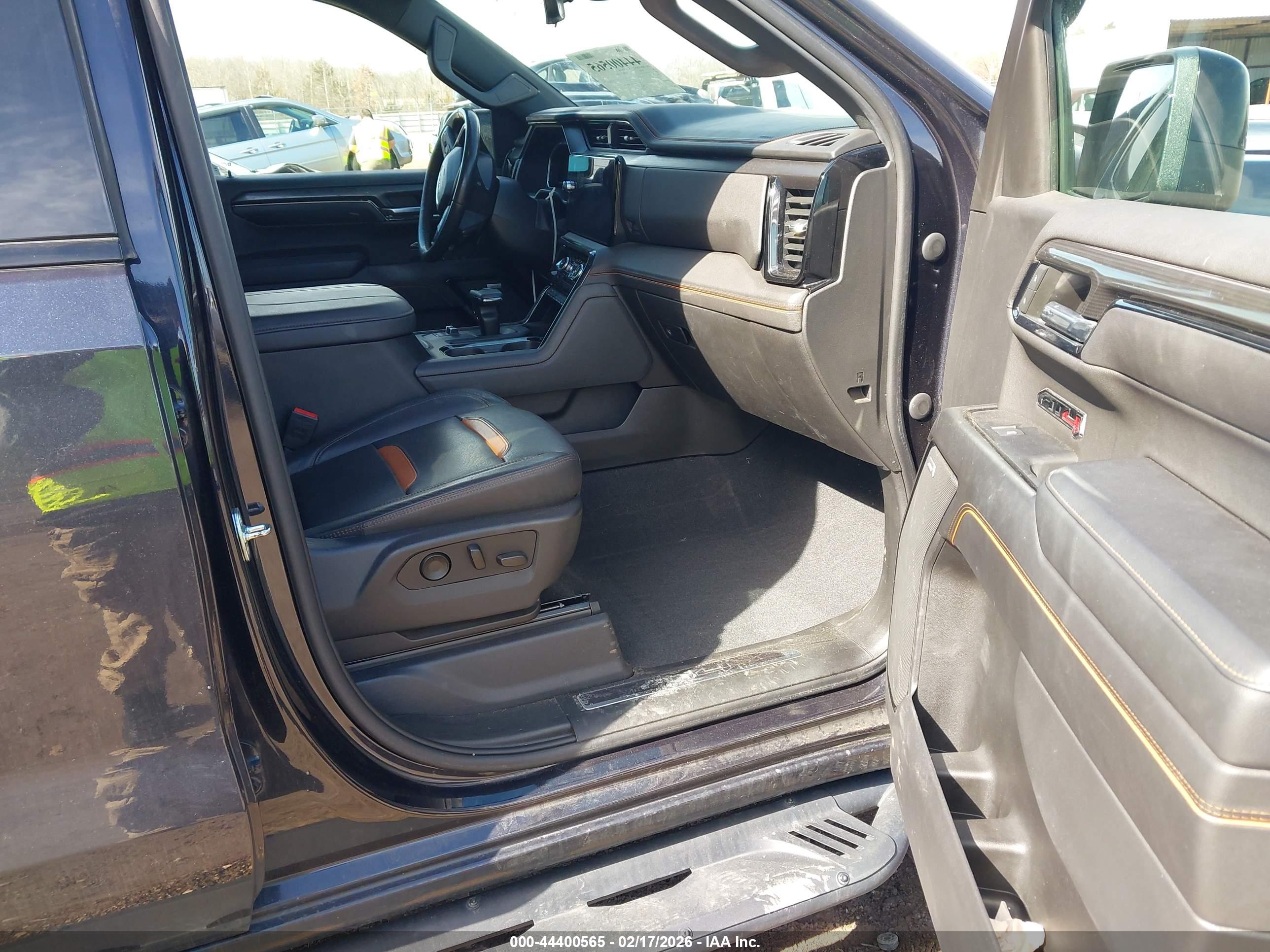 GMC SIERRA image 5