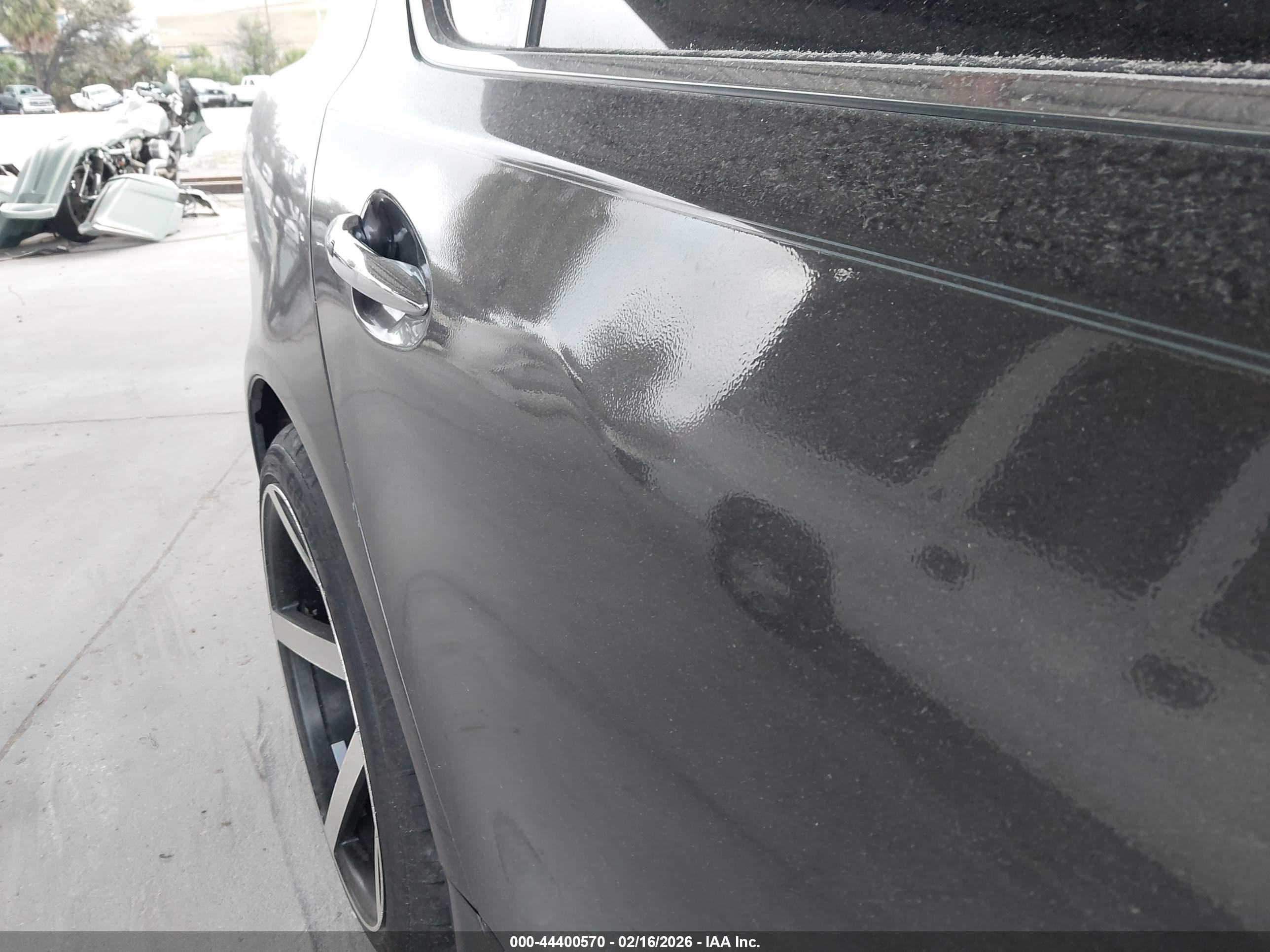 LEXUS LS image 6